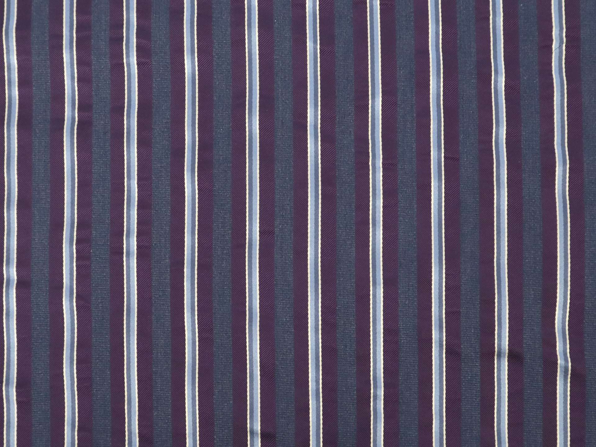 Silk Tie Jacquard with Stripe Pattern