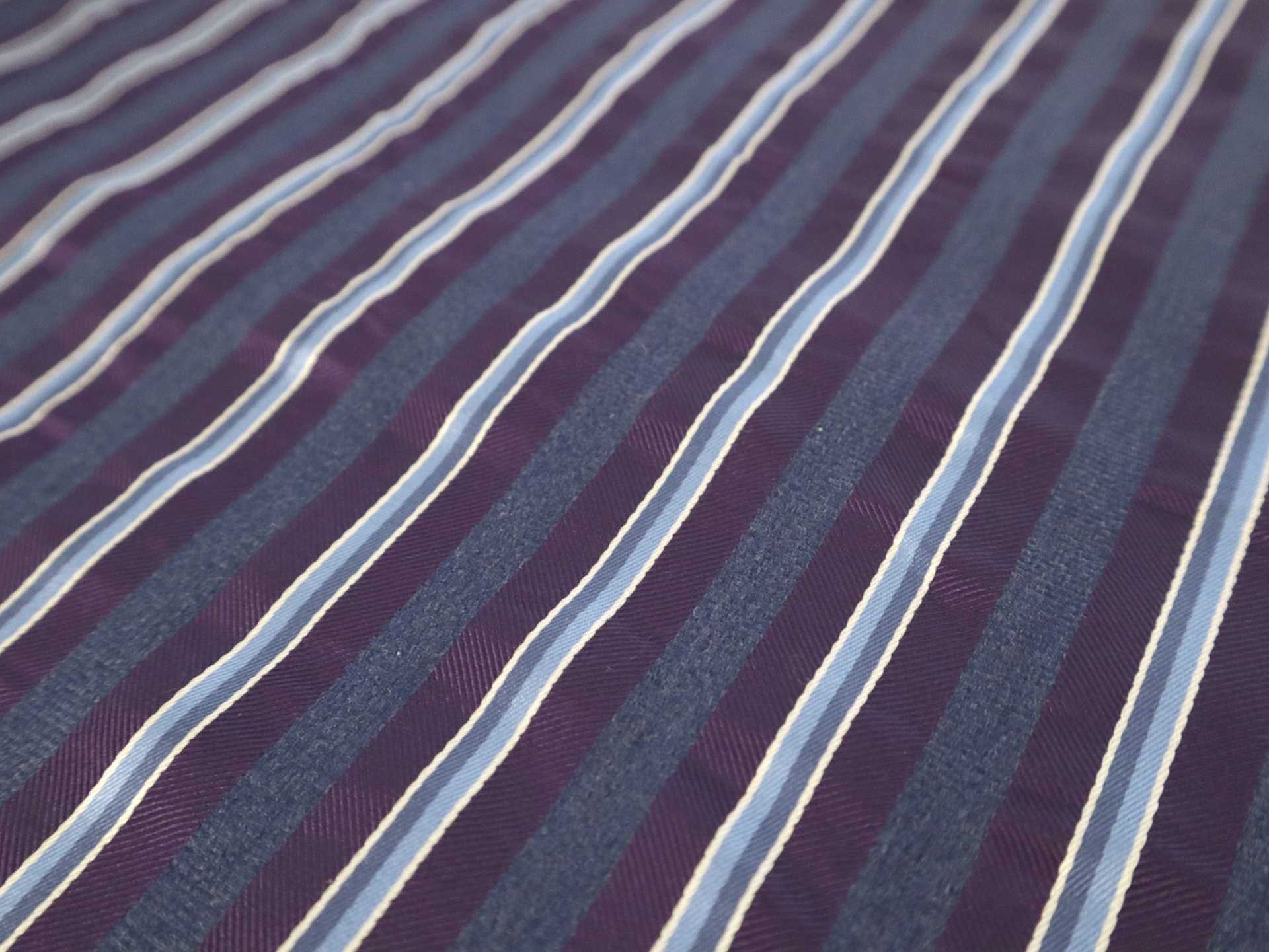 Silk Tie Jacquard with Stripe Pattern
