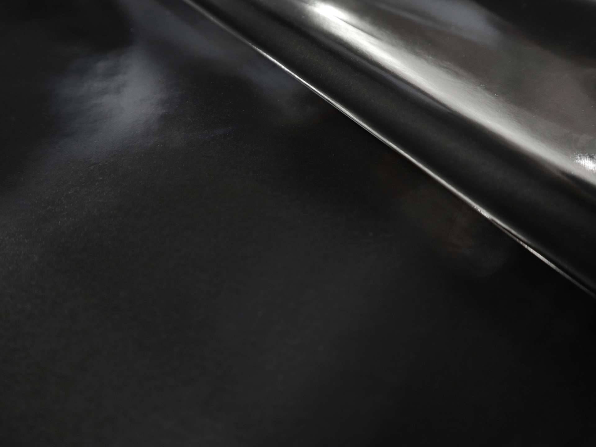 Stretch Satin-Look Vinyl in Catwoman Black