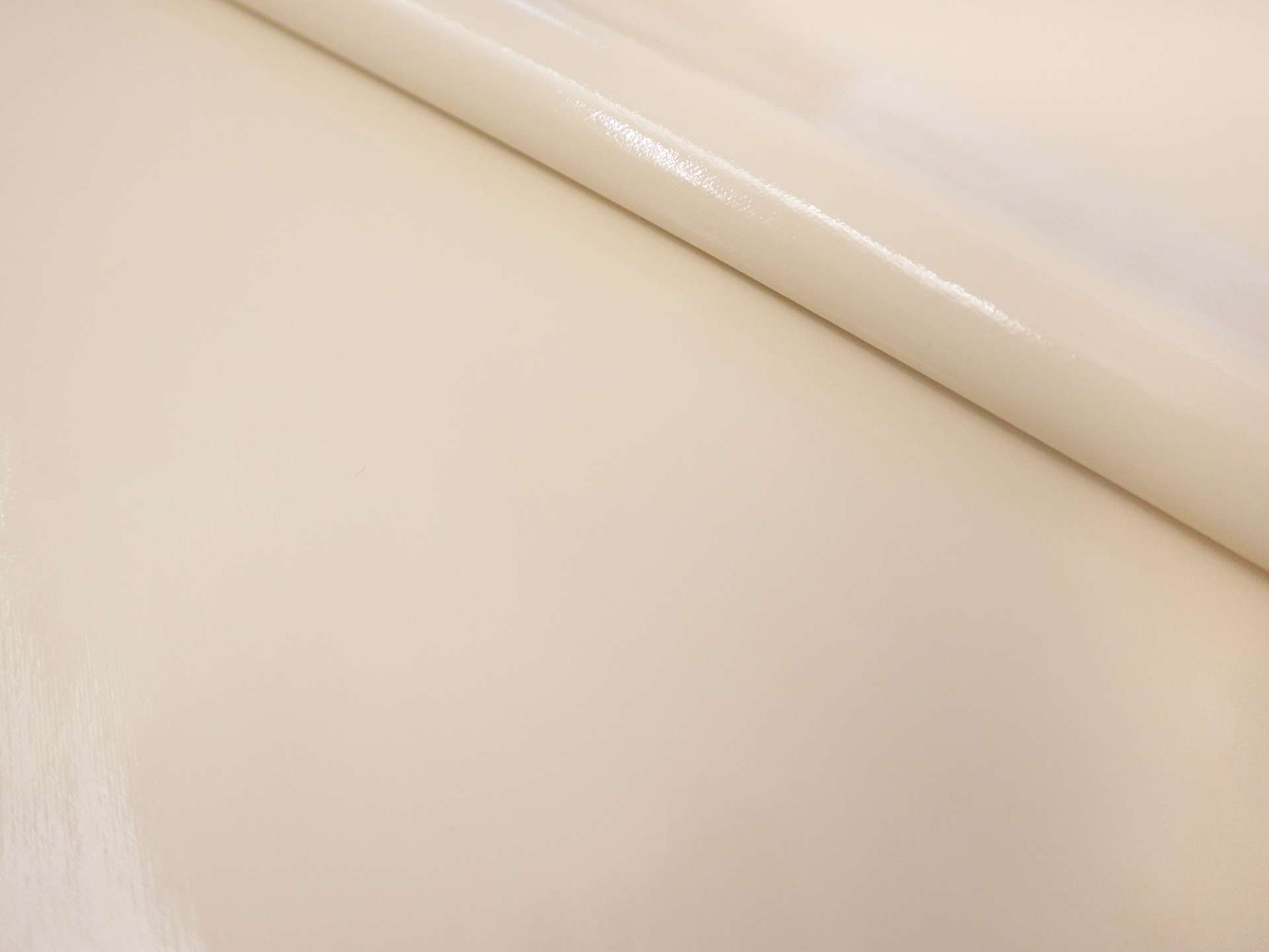 Wetlook Vinyl in Bone 