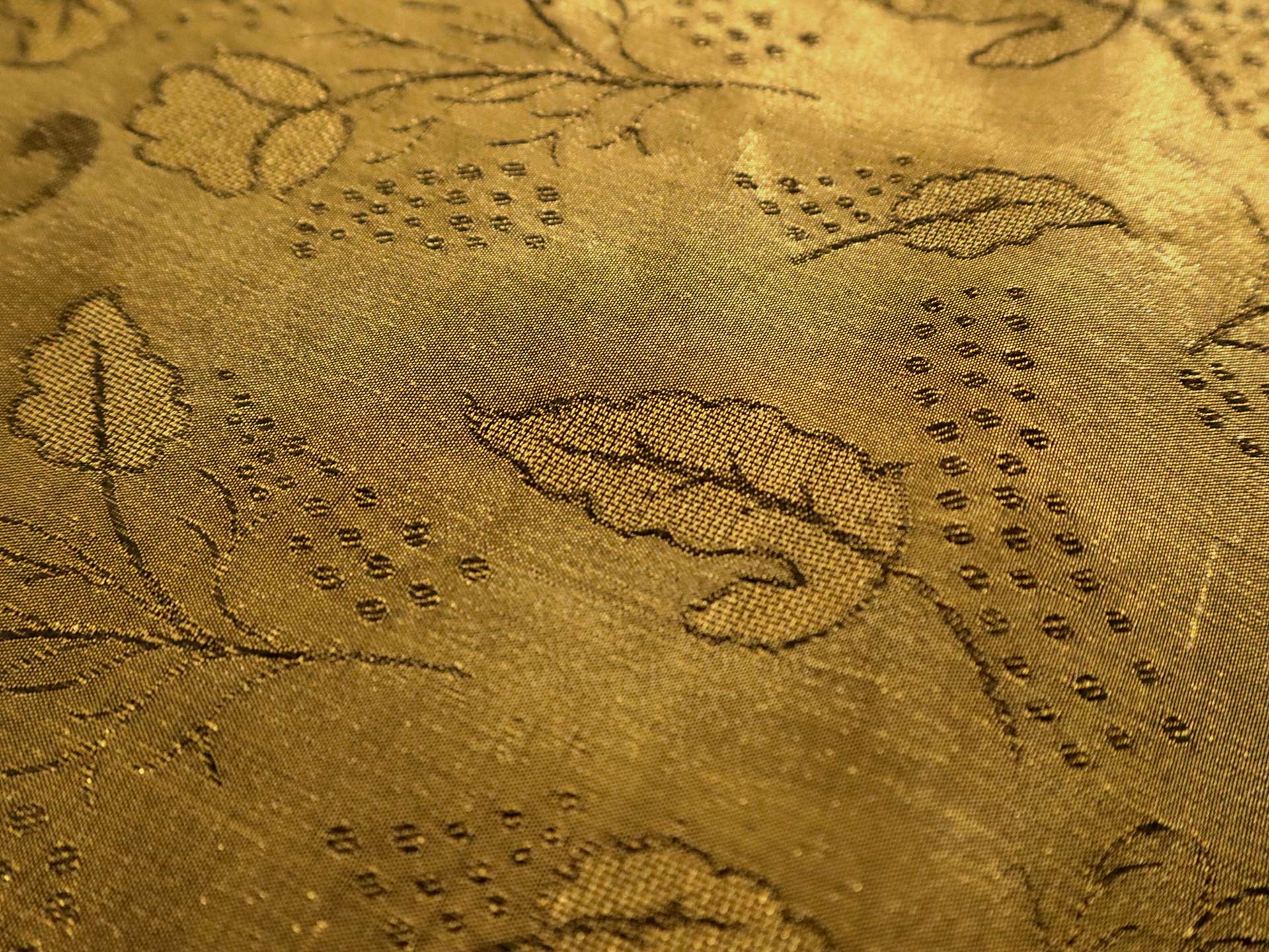 Metallic Silk Shantung with Leaf Pattern in Gold