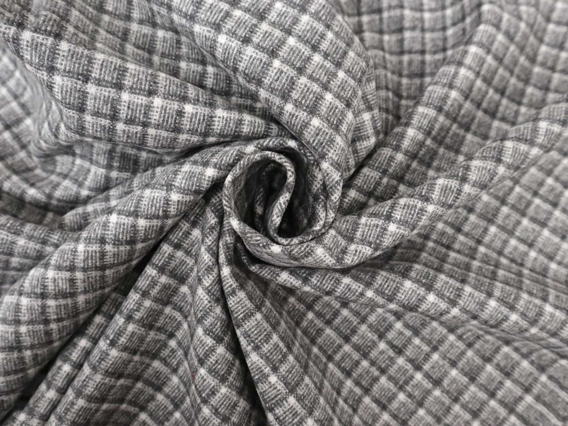 Italian Cashmere Check Suiting in Grey