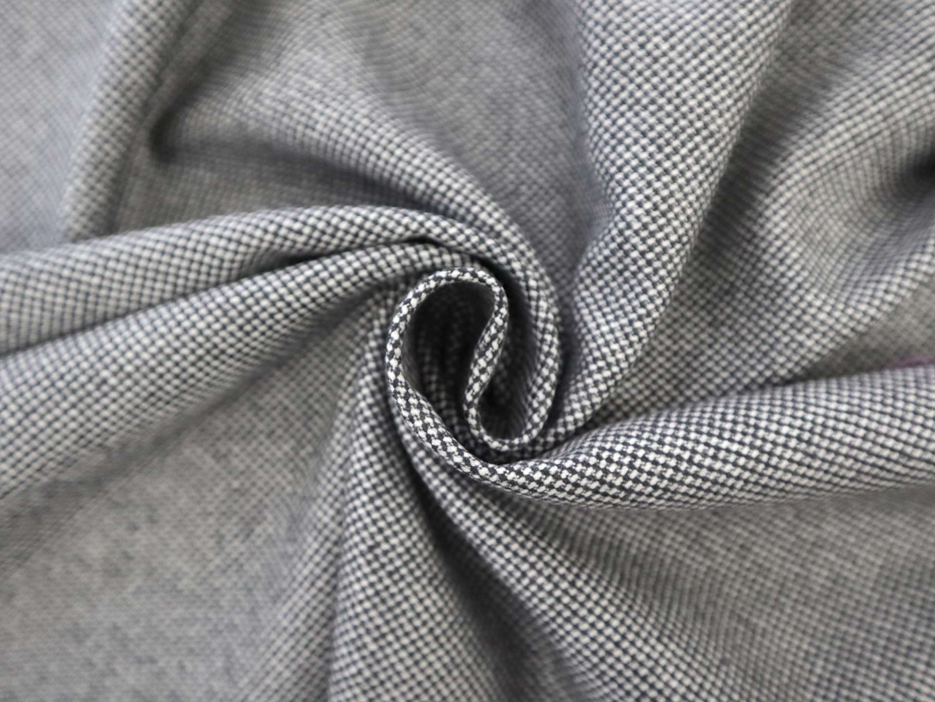 Italian Wool Suiting in Charcoal