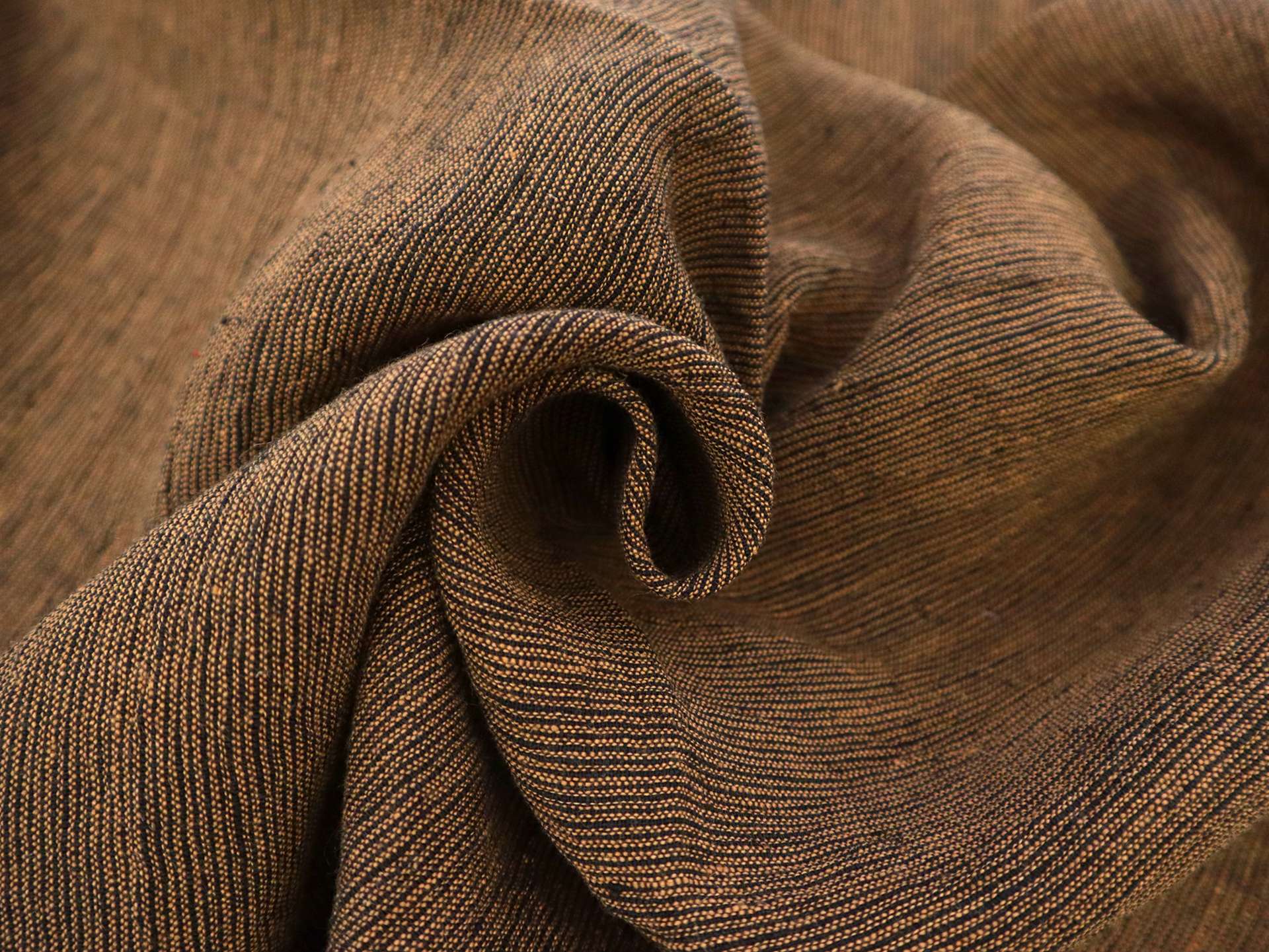 Linen Crinkled Gauze With Stripes in Brass & Black