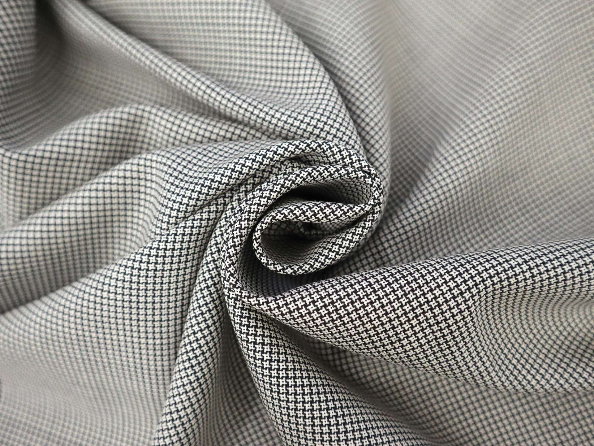 Wool Petit Houndstooth Suiting in Black & White