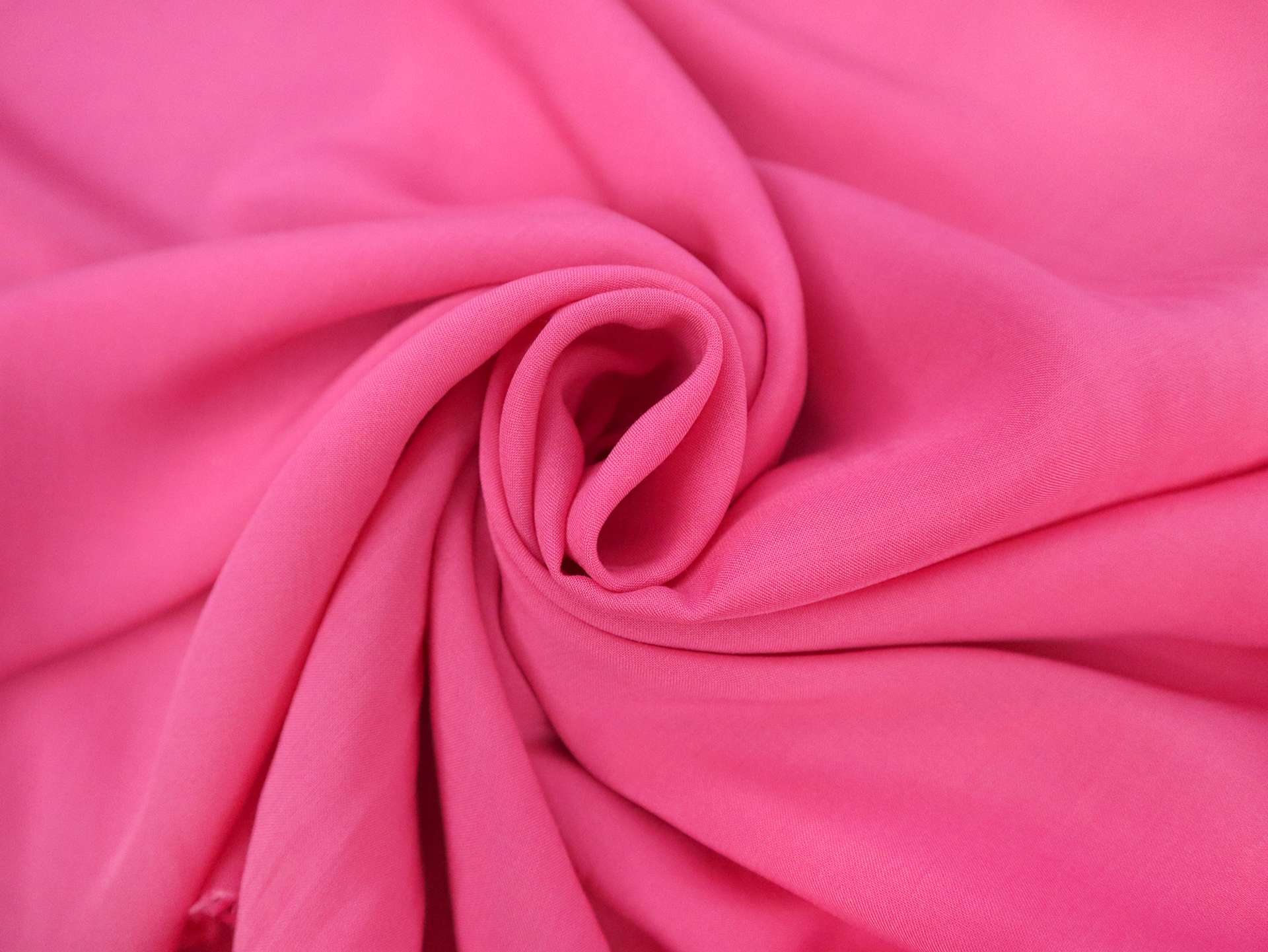 Viscose Batiste in Fuchsia