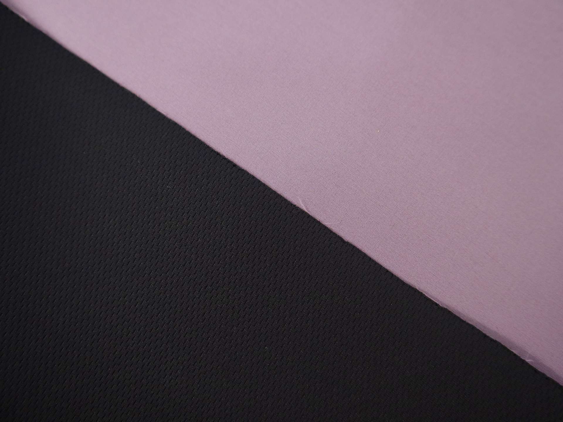 Sustainable "Dintex" Mesh Back Rainwear in Mauve