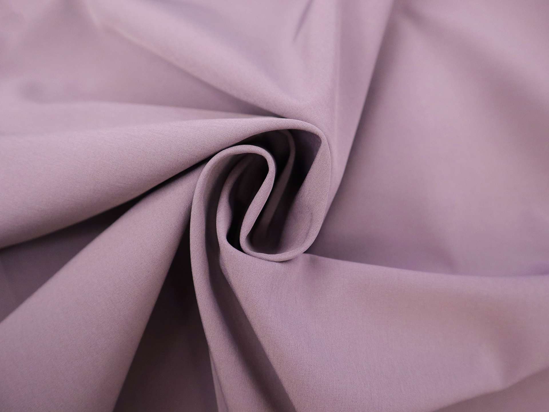 Sustainable "Dintex" Mesh Back Rainwear in Mauve