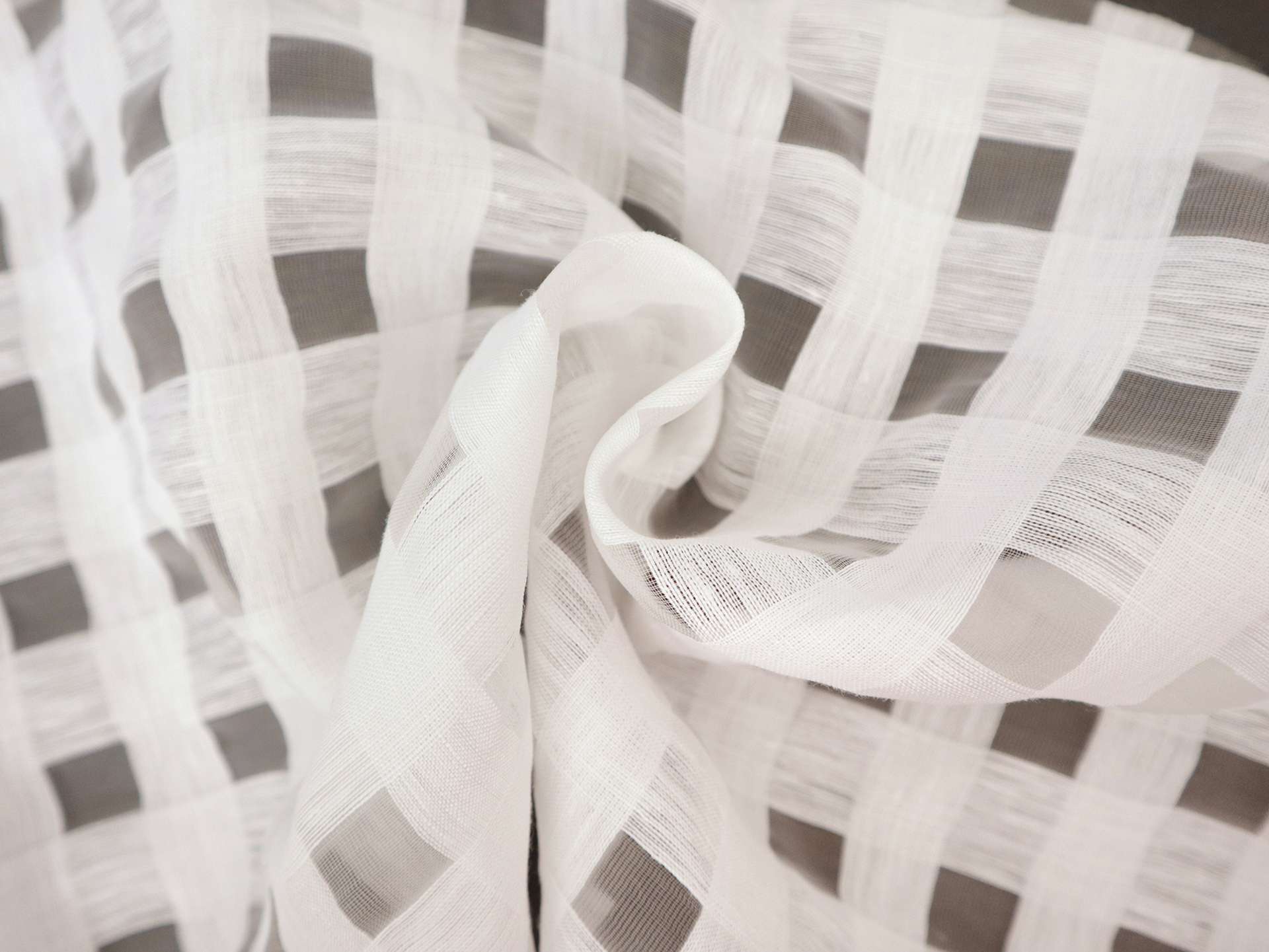 Linen & Nylon Plaid Mesh in Ivory