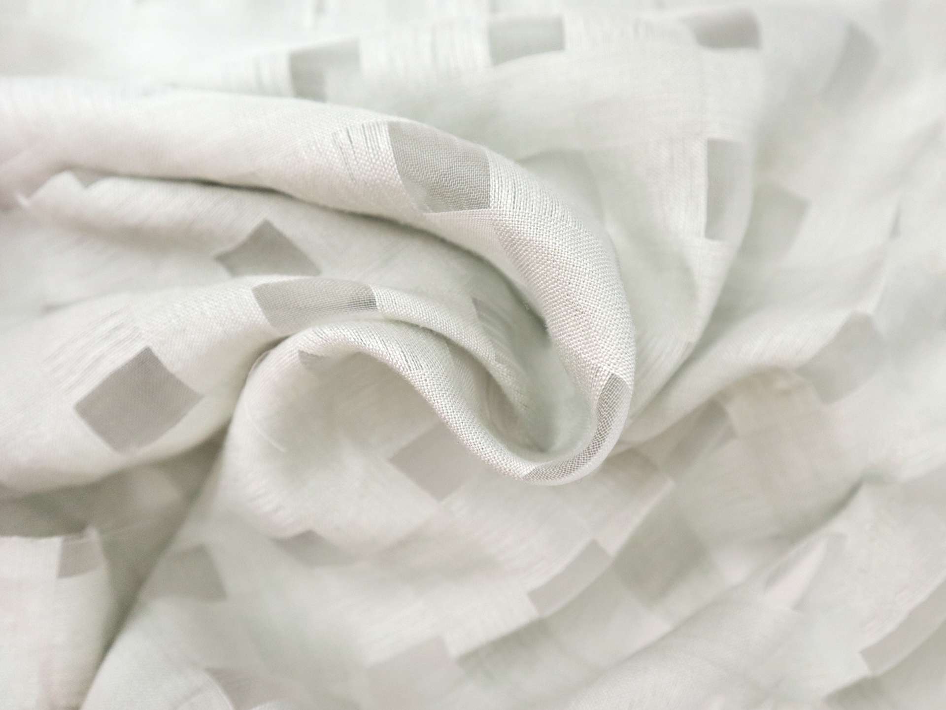 Linen & Nylon Plaid Mesh in Silver