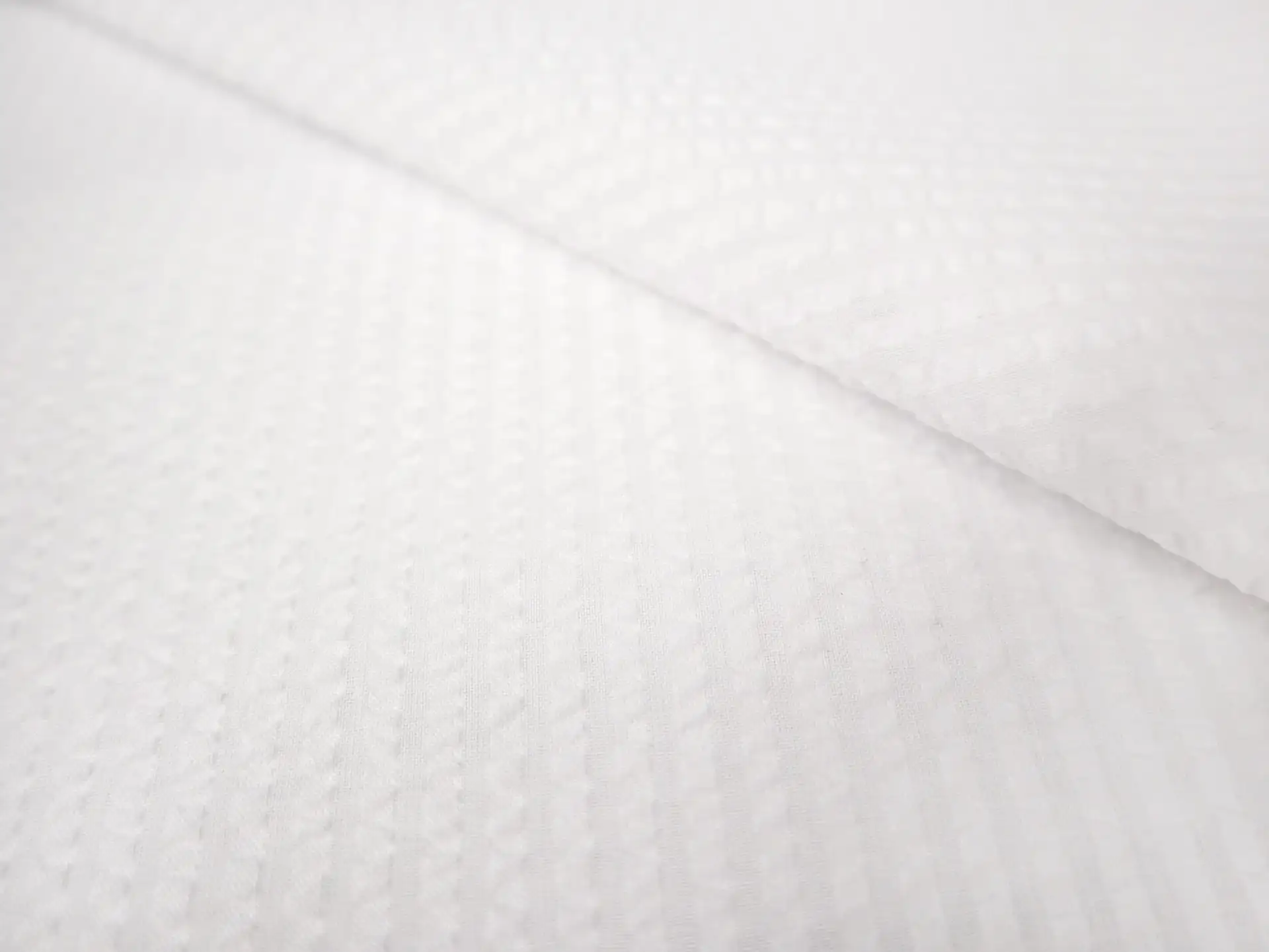 Poly Cotton Seersucker Stripe in White