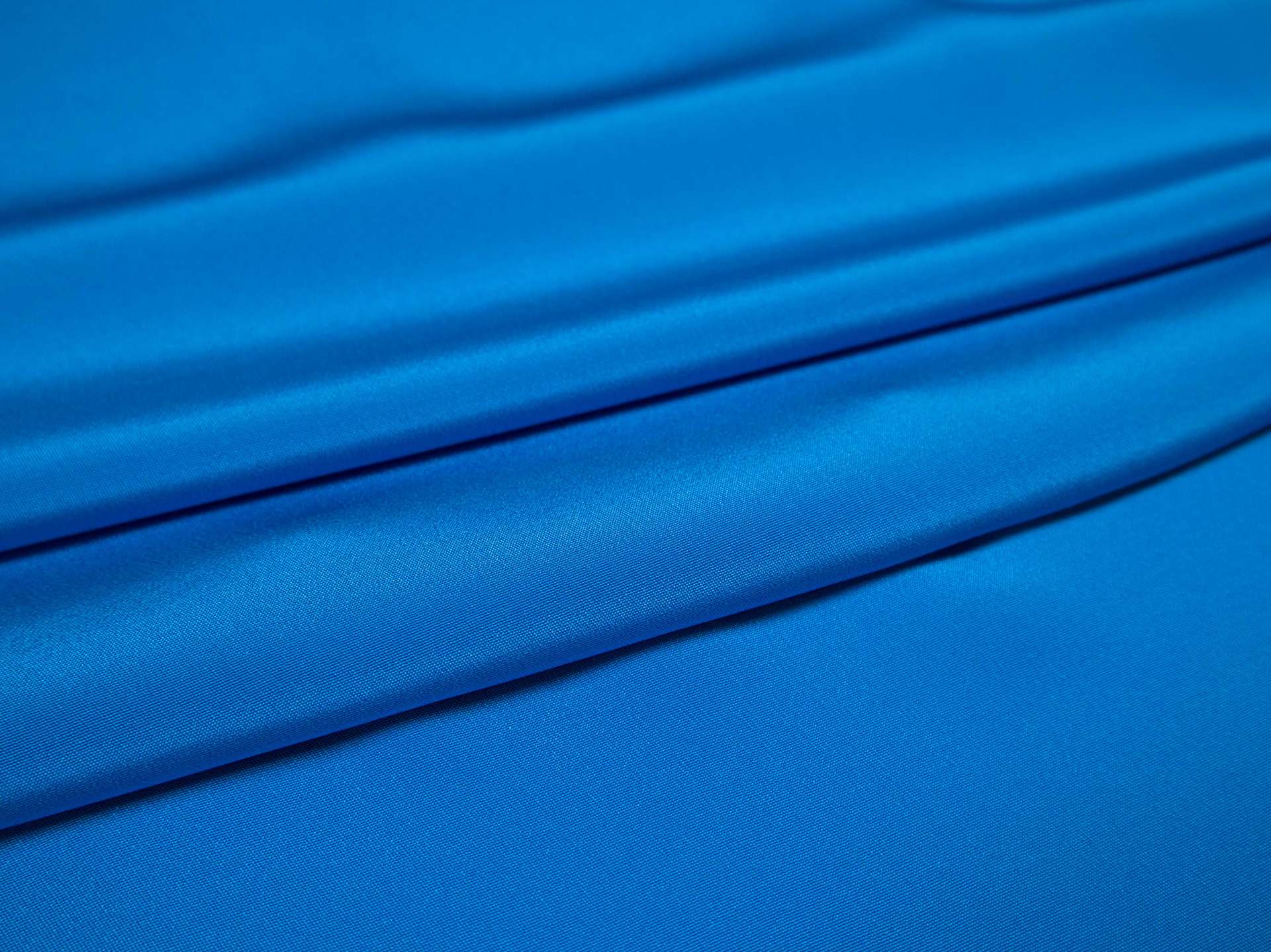 4-ply silk crepe in lagoon flat