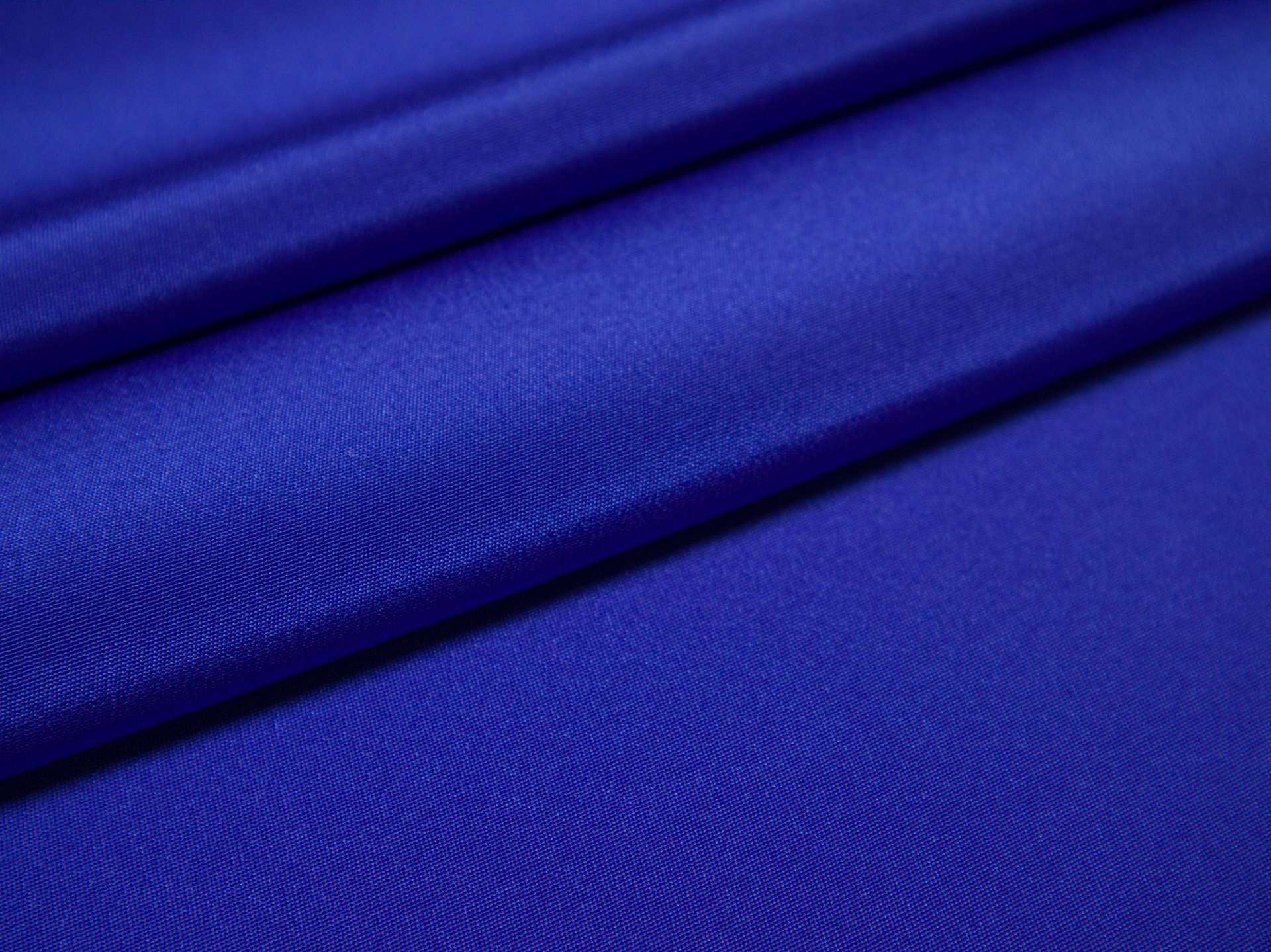 4 ply silk crepe in iris- folded