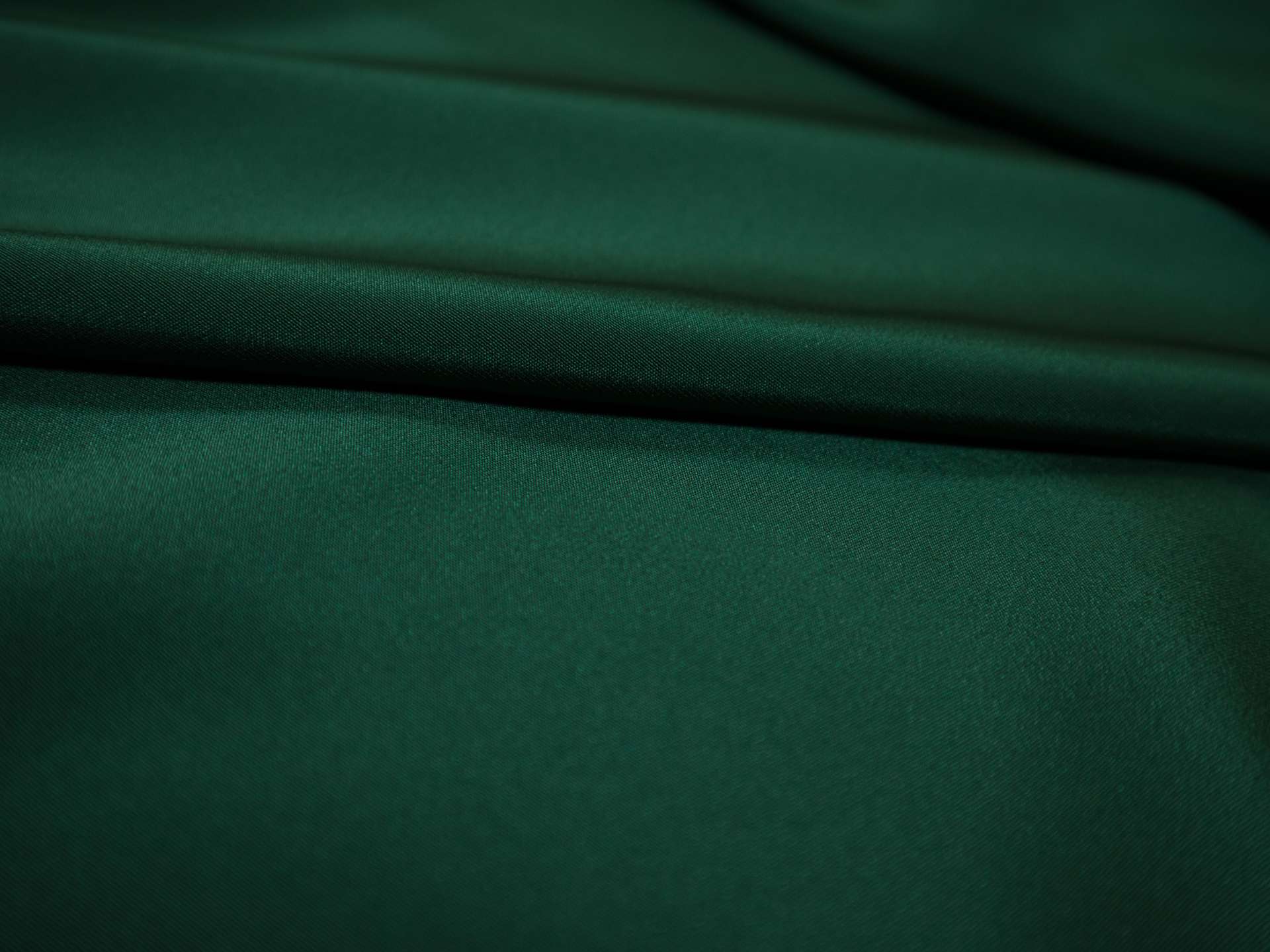 silk 4 ply crepe in Pine- Flat