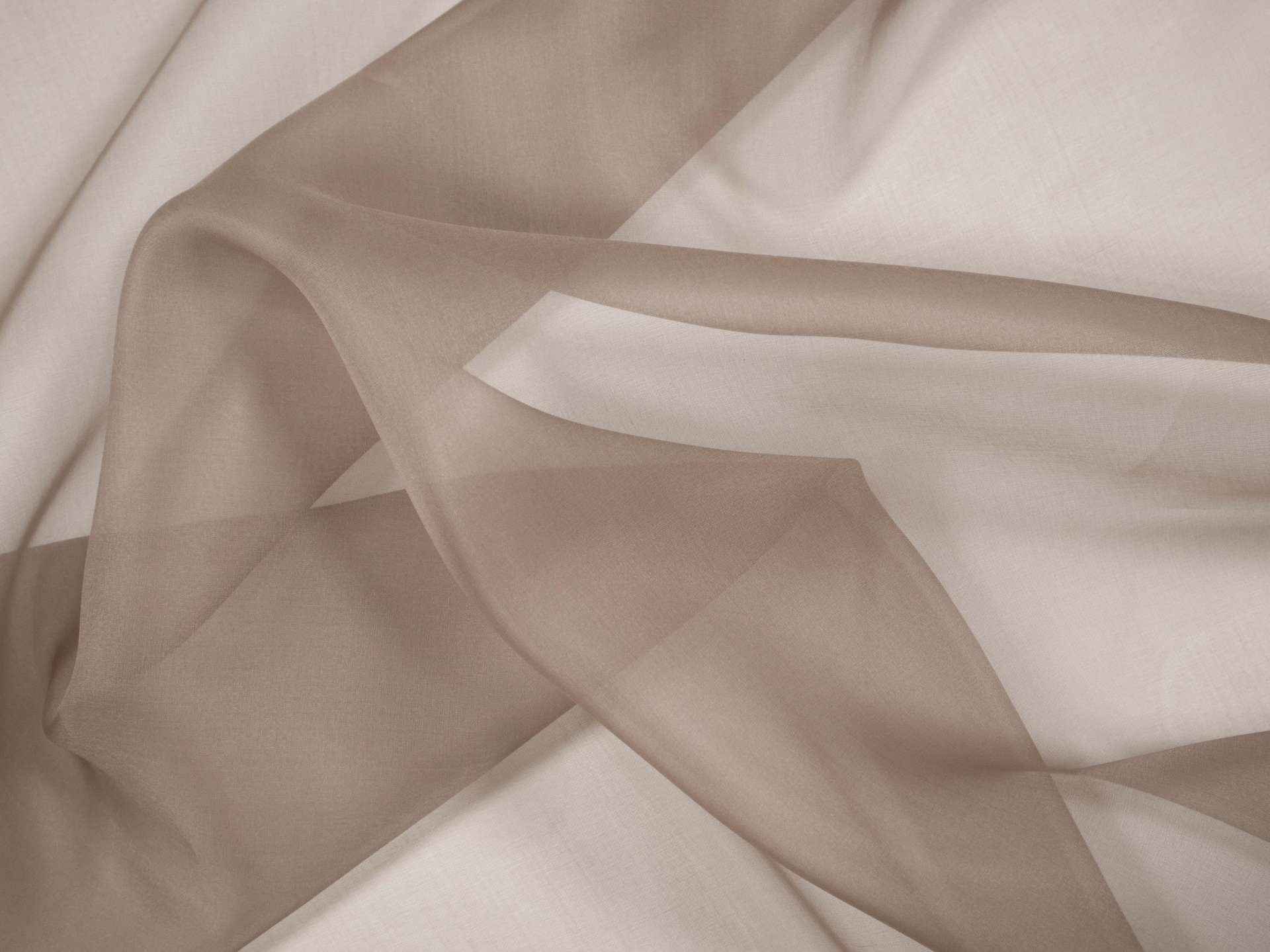Solid organza in mushroom bunched