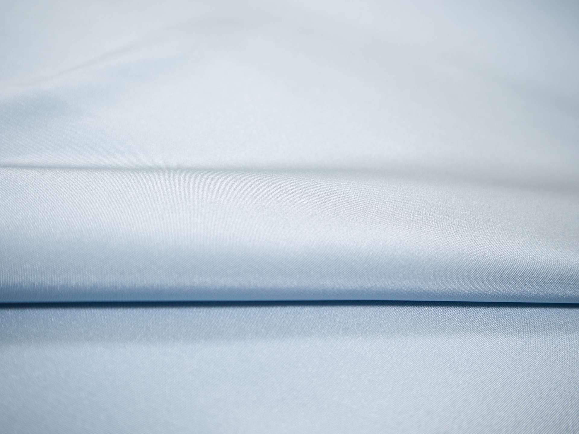 silk 4 ply crepe in baby blue- flat