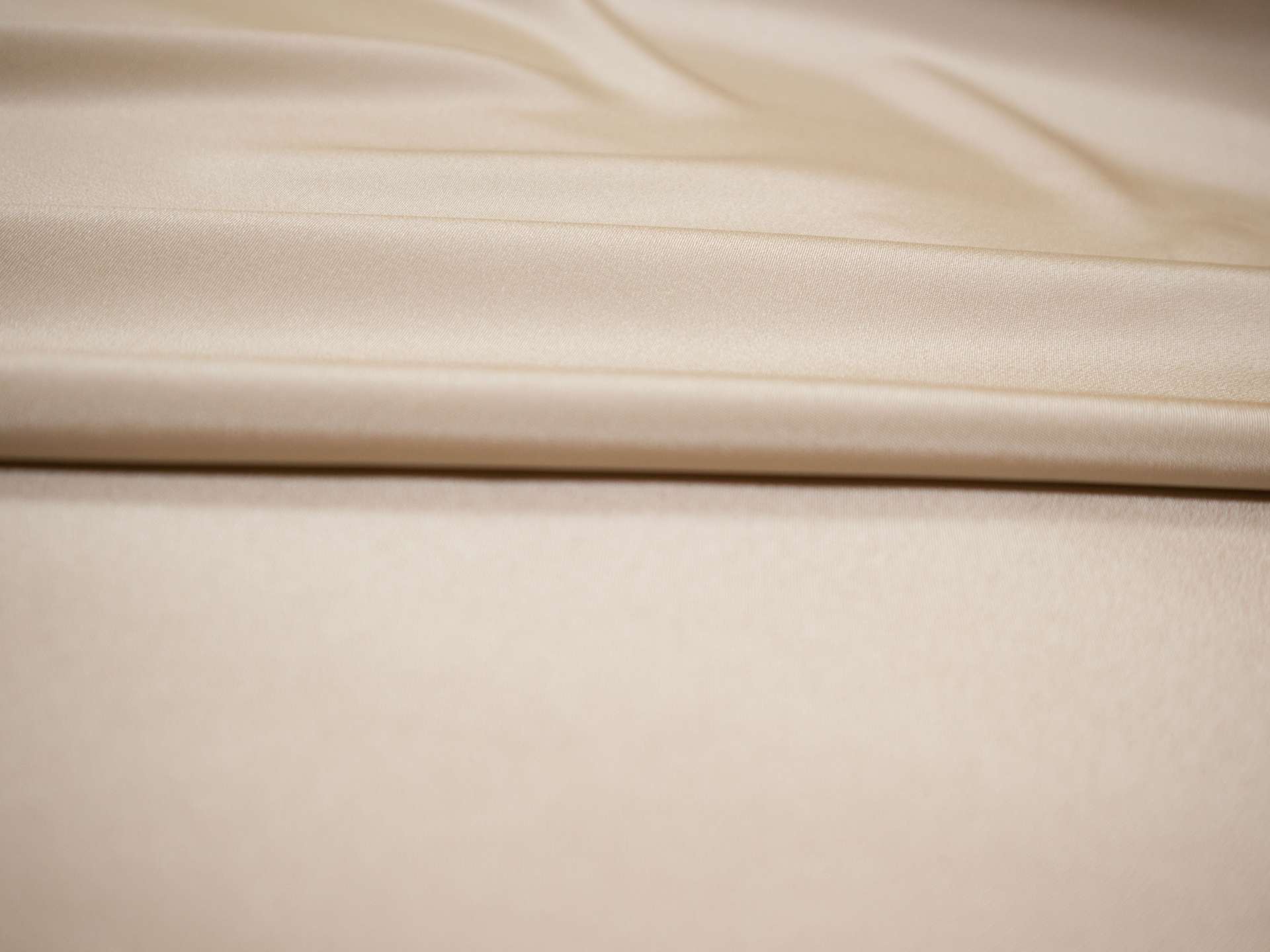 silk 4 ply crepe in khaki- flat