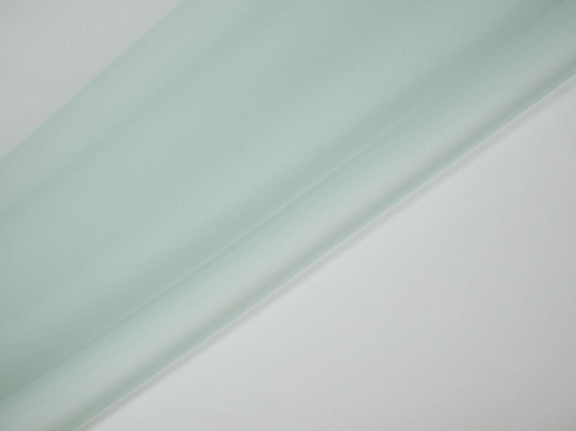 Solid organza in Skyfolded