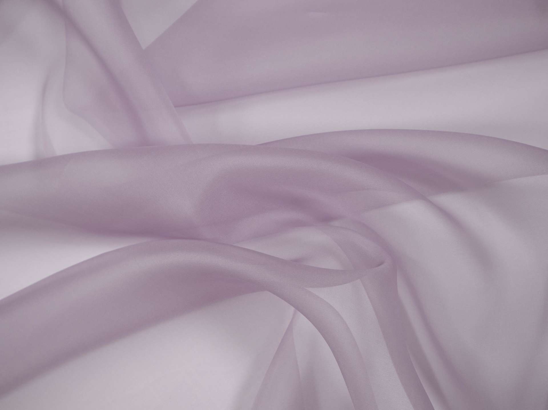 Solid organza in orchid buched