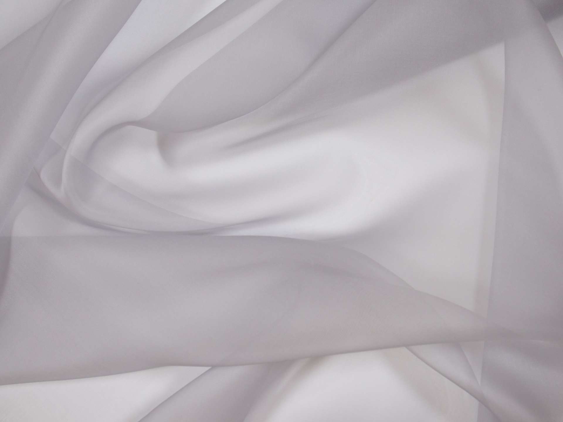 Solid organza in silver bunched