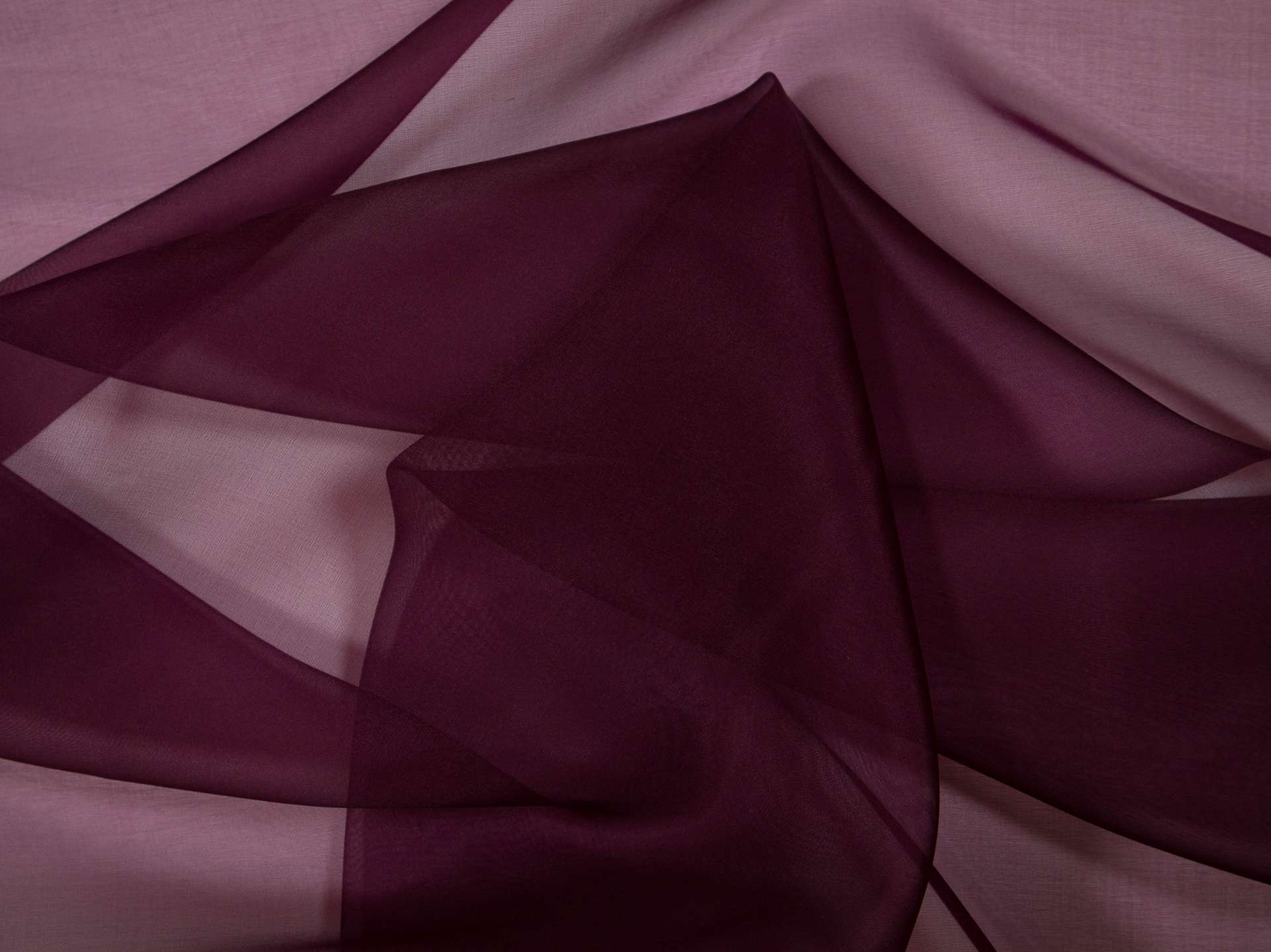 Silk organza in eggplant bunched