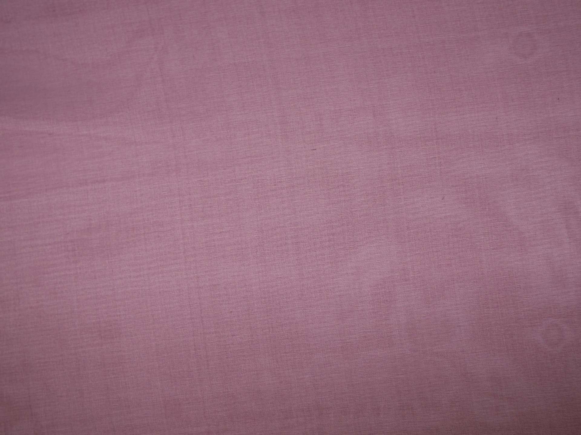 Silk organza in eggplant flat