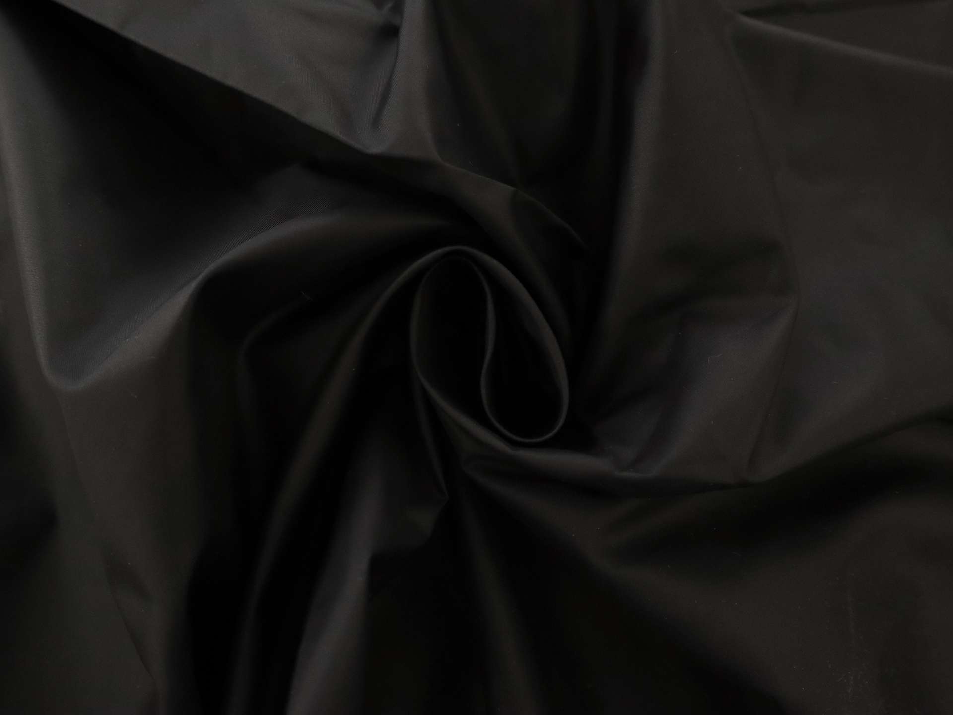 Polyester Ciré in Black
