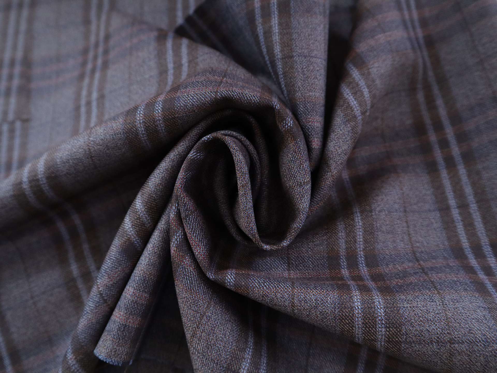 Extra Fine Wool Plaid Suiting in Denim Brown