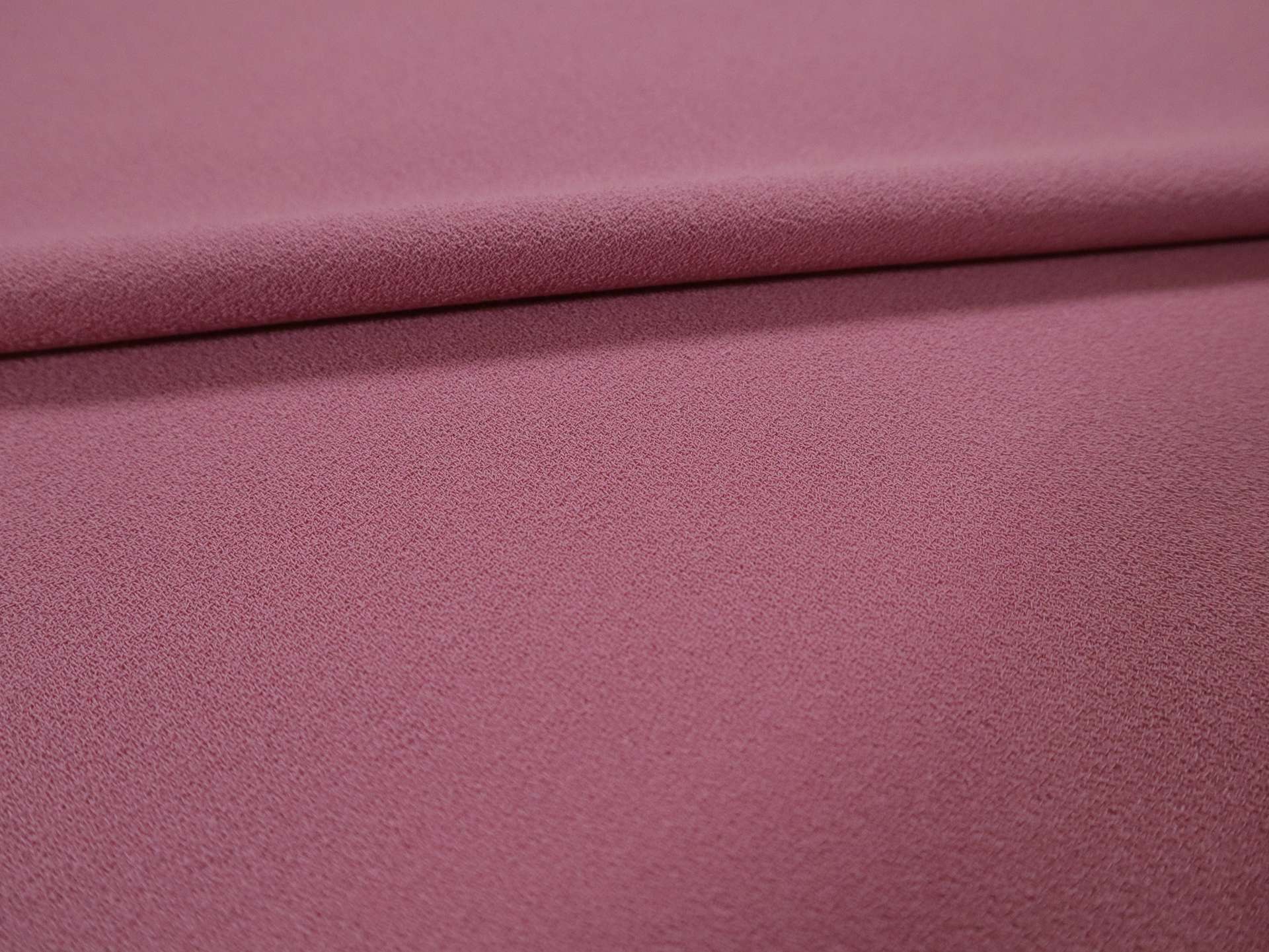 Italian Wool Crepe in Rosa