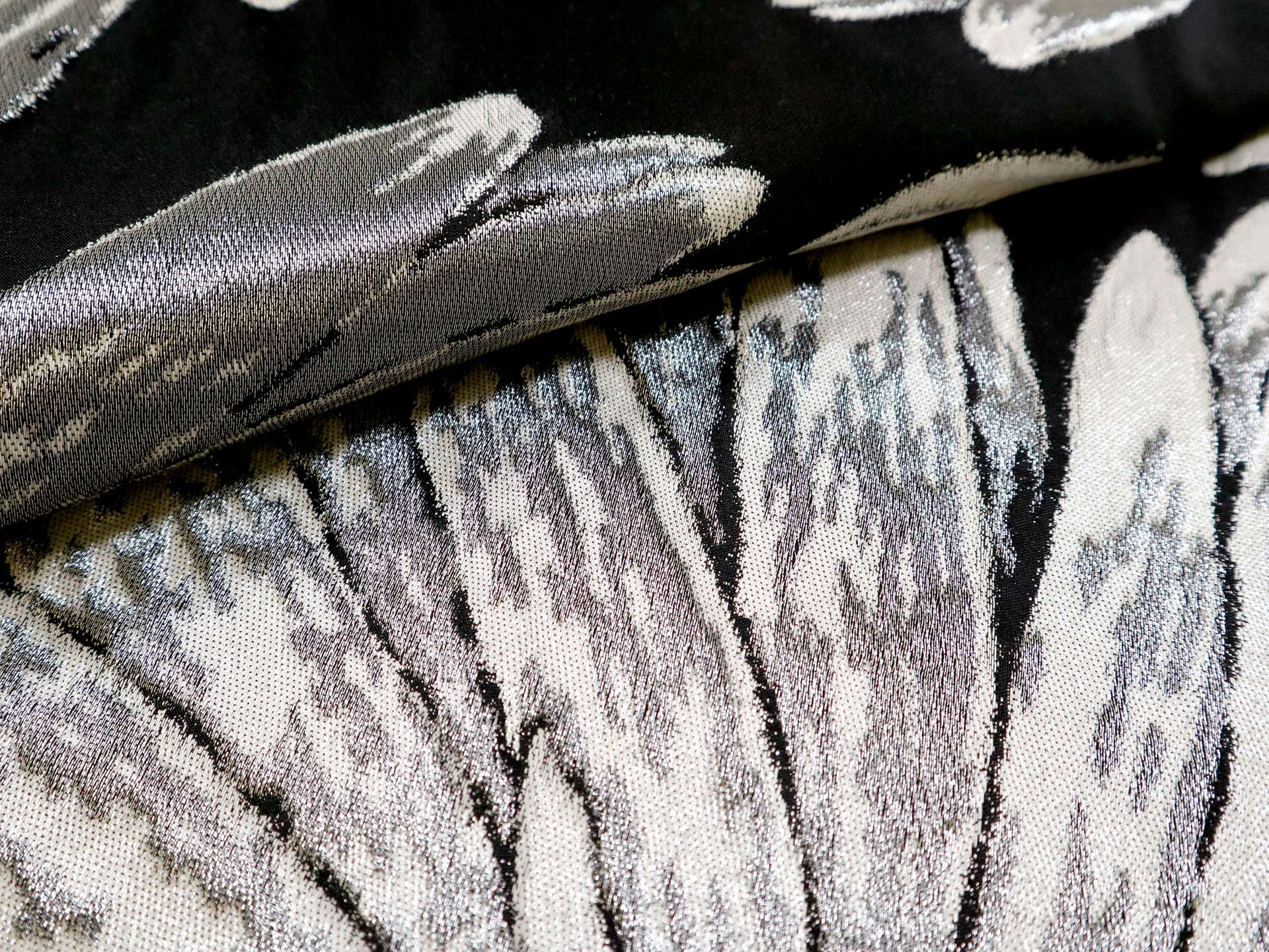 Metallic Brocade with Over Sized Daisies in Silver & Black