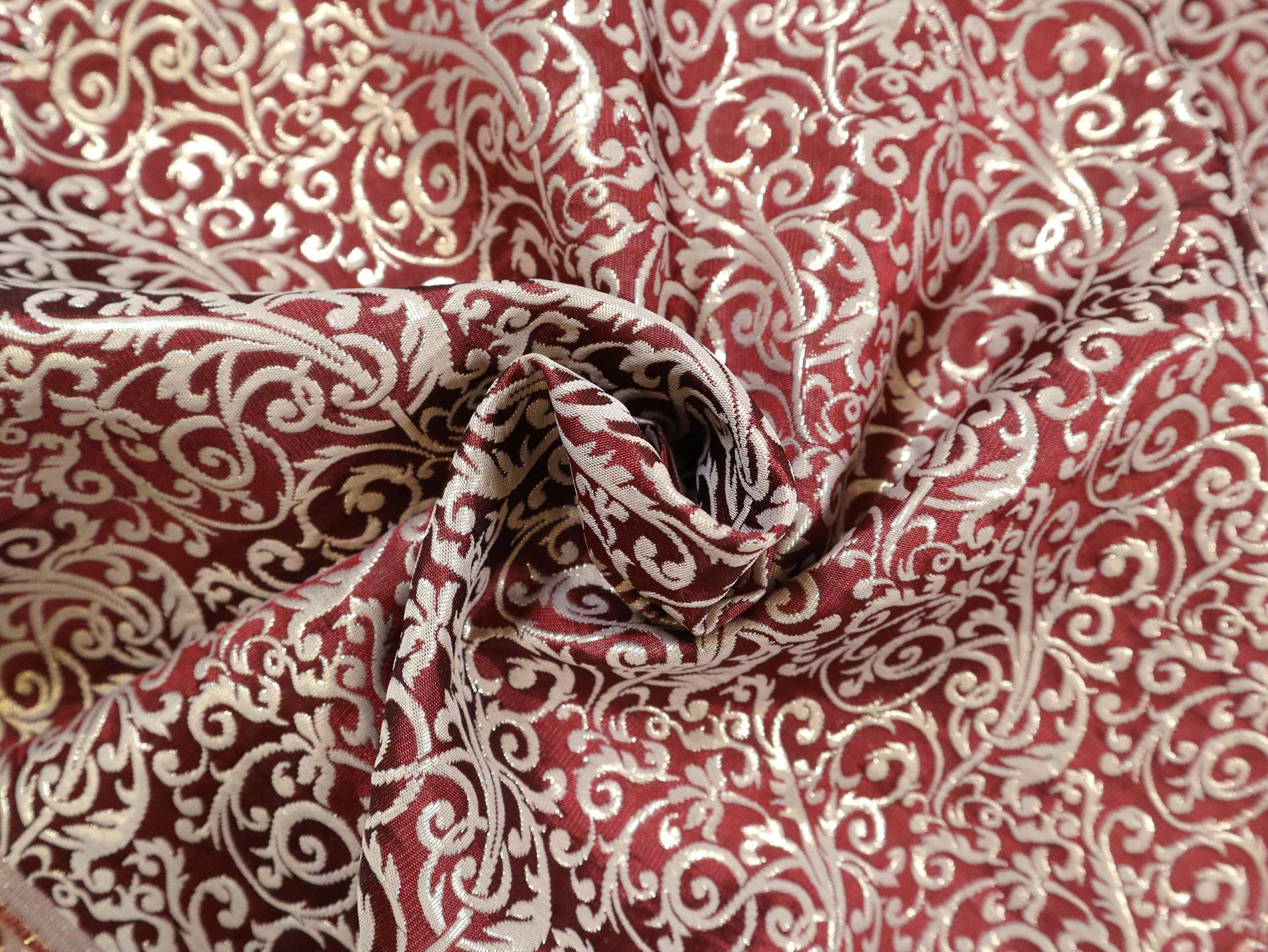 Metallic Brocade with Filigrees in Silver & Wine