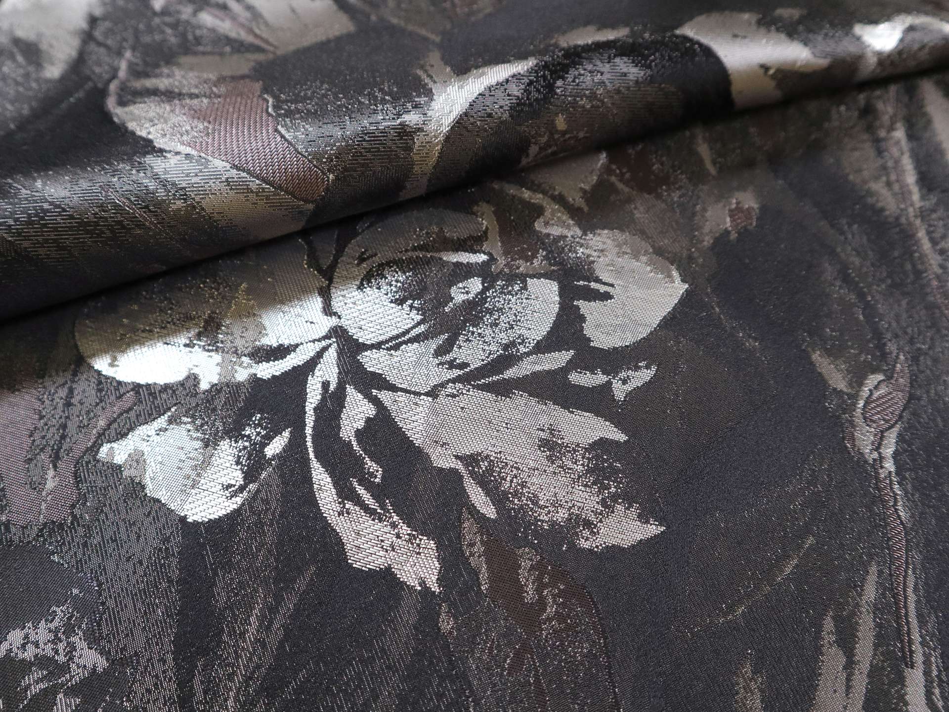 Metallic Fil Coupé in with Florals Silver & Black