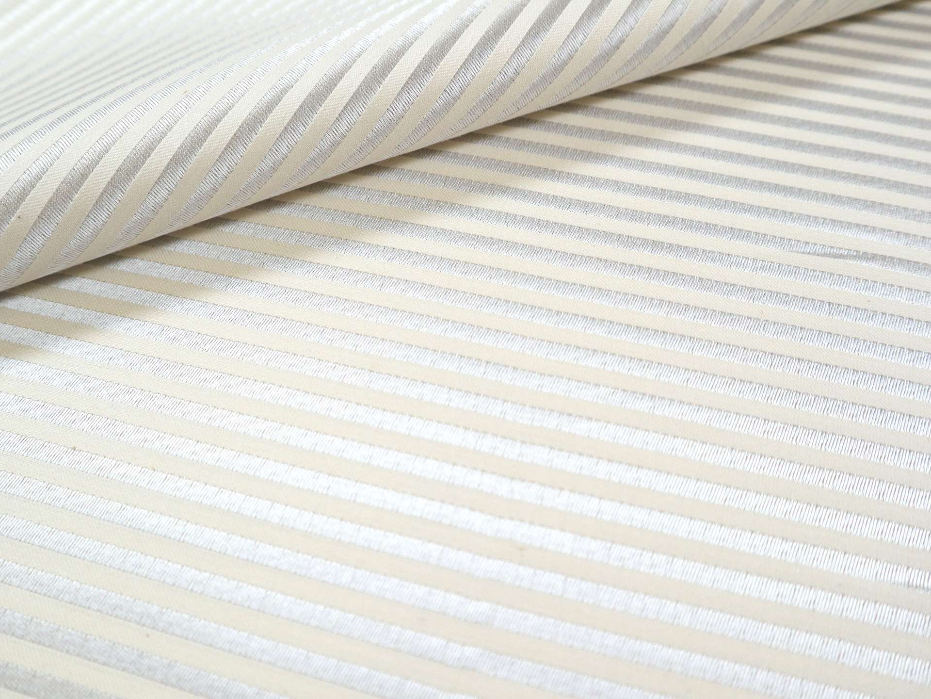 Metallic Stripe in Off White & Silver