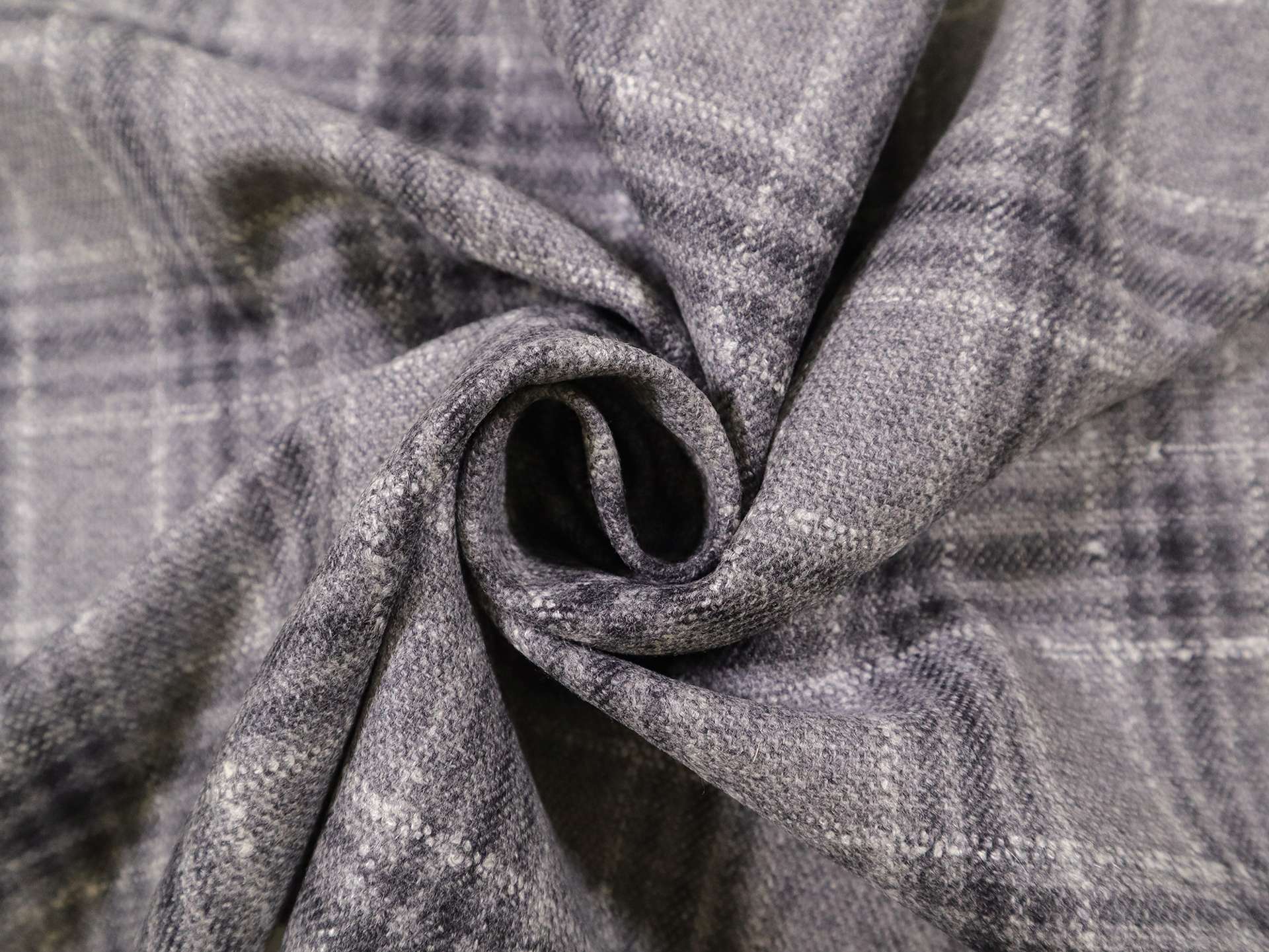 Italian Wool Cashmere Plaid Suiting in Graphite