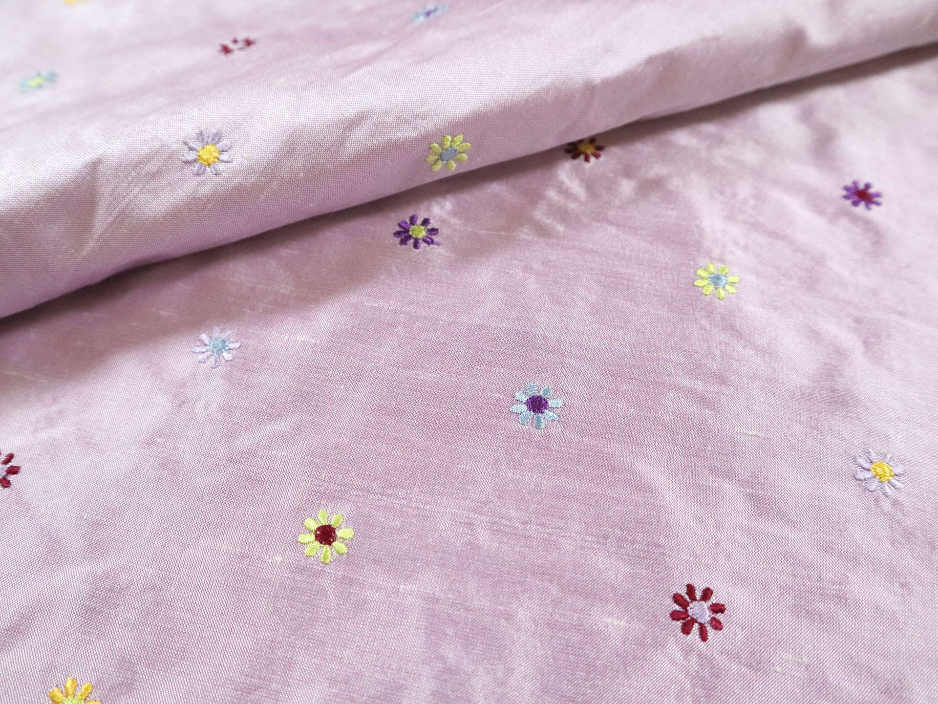Silk Shantung with Petite Flowers in Lilac
