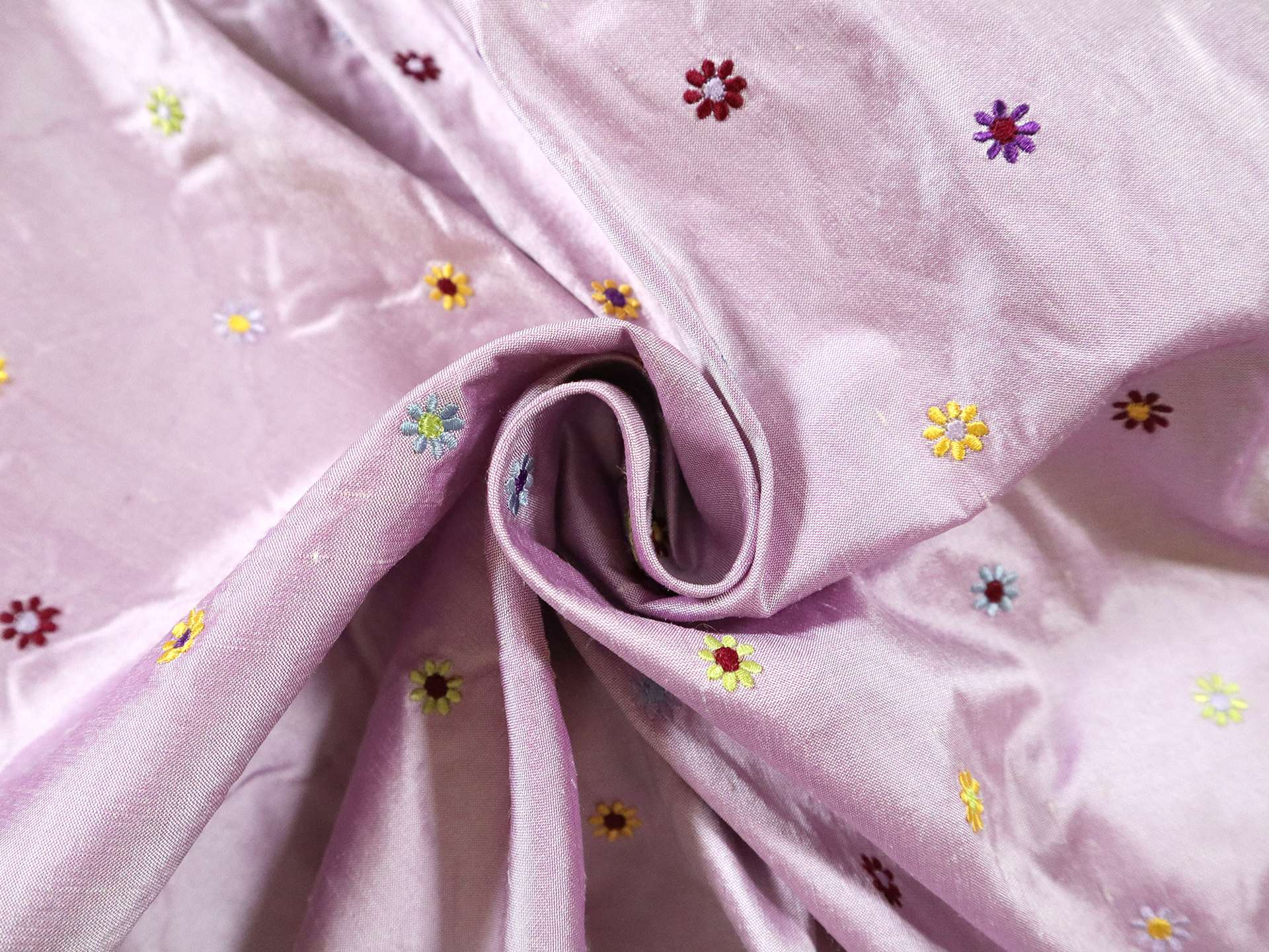 Silk Shantung with Petite Flowers in Lilac