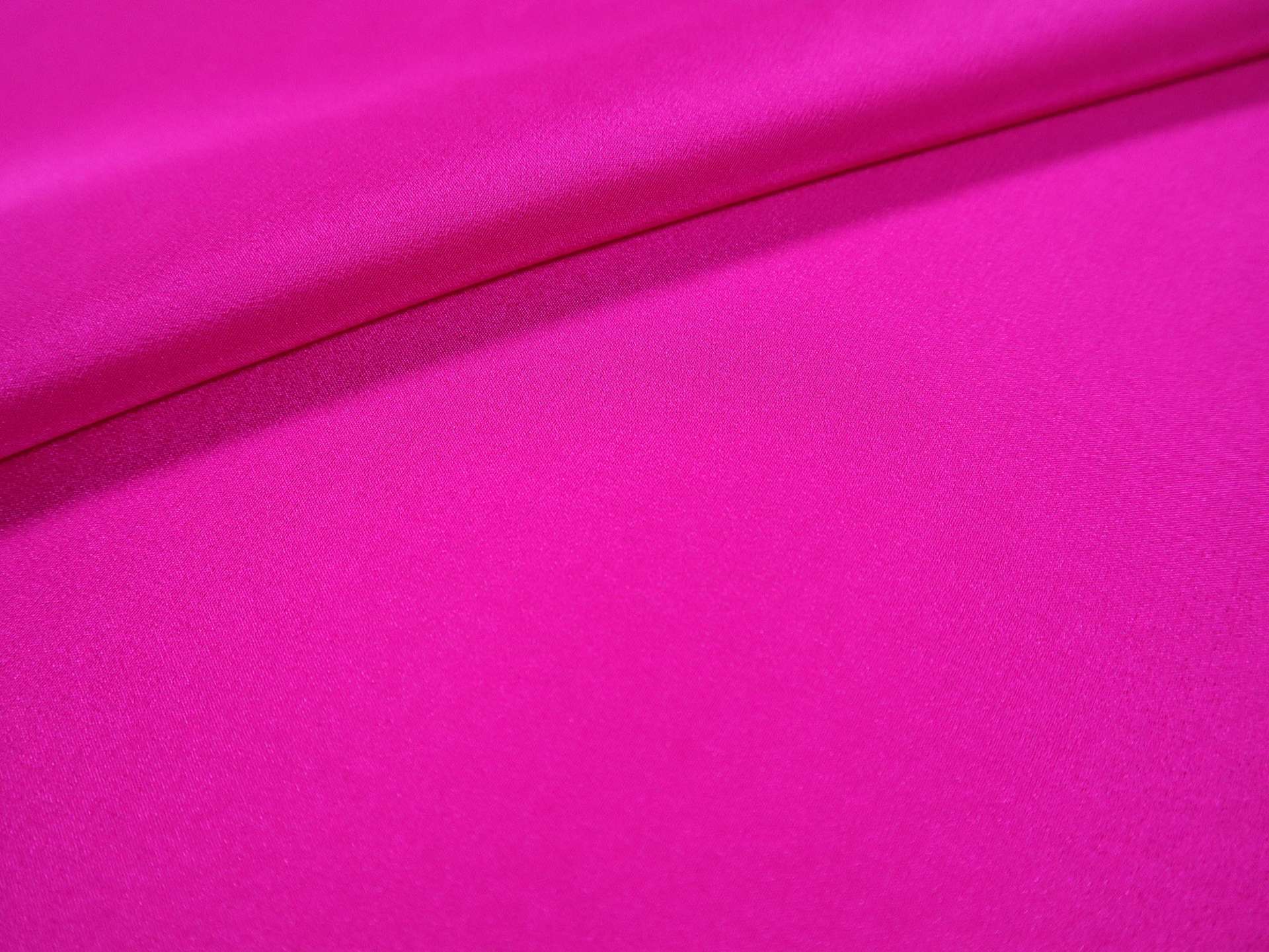 Silk Crepe de Chine in Fuchsia