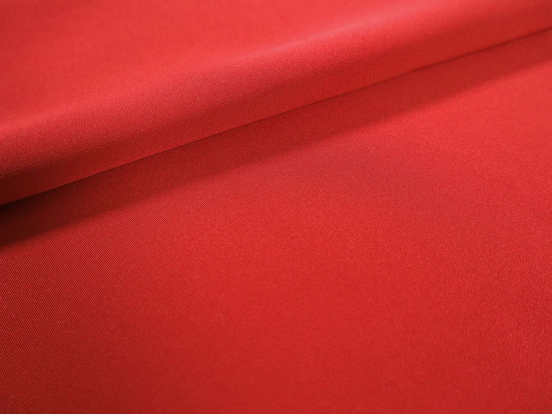 6-ply Silk Crepe in Red