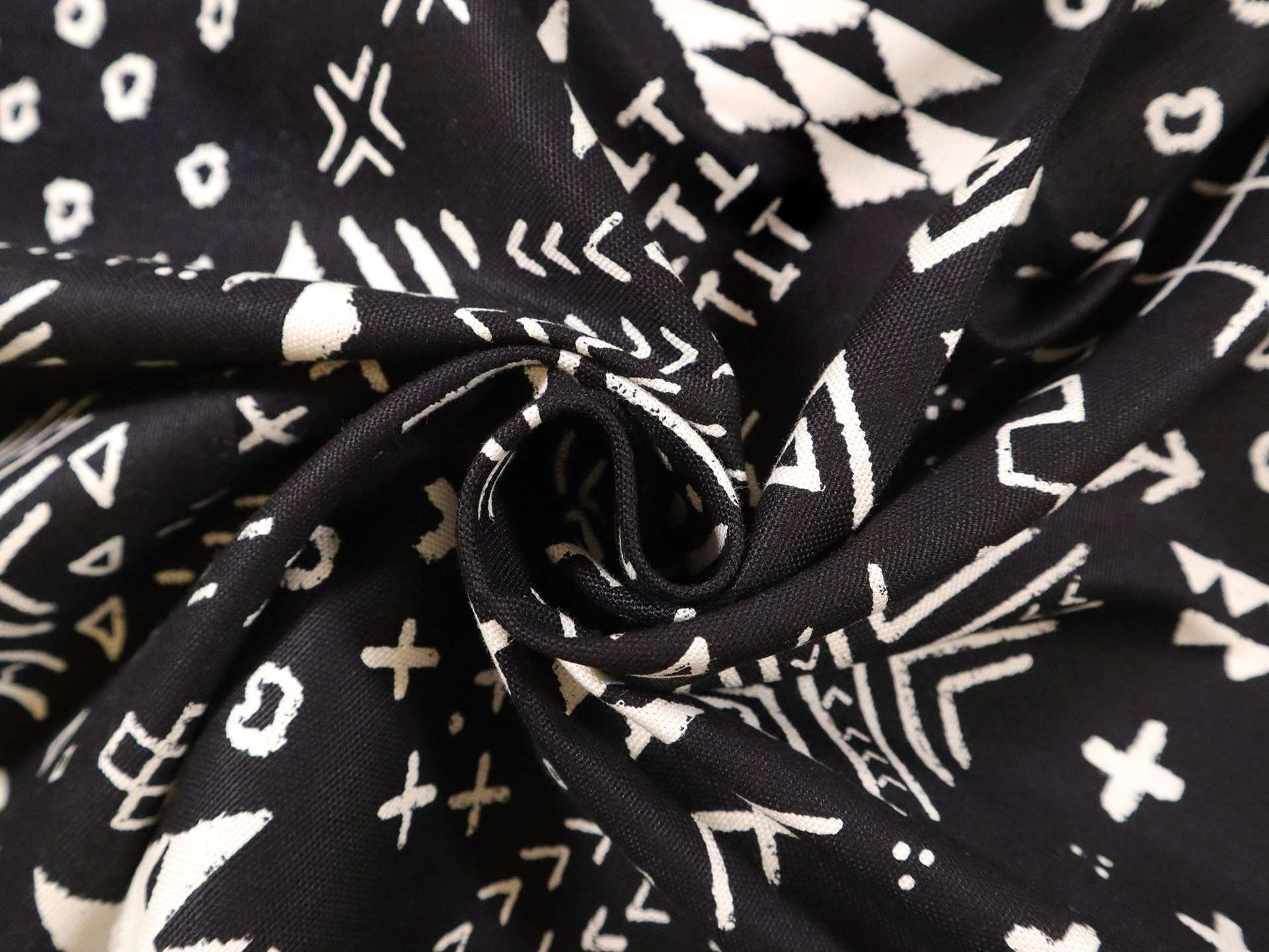 Cotton Canvas Print in Black & Ivory