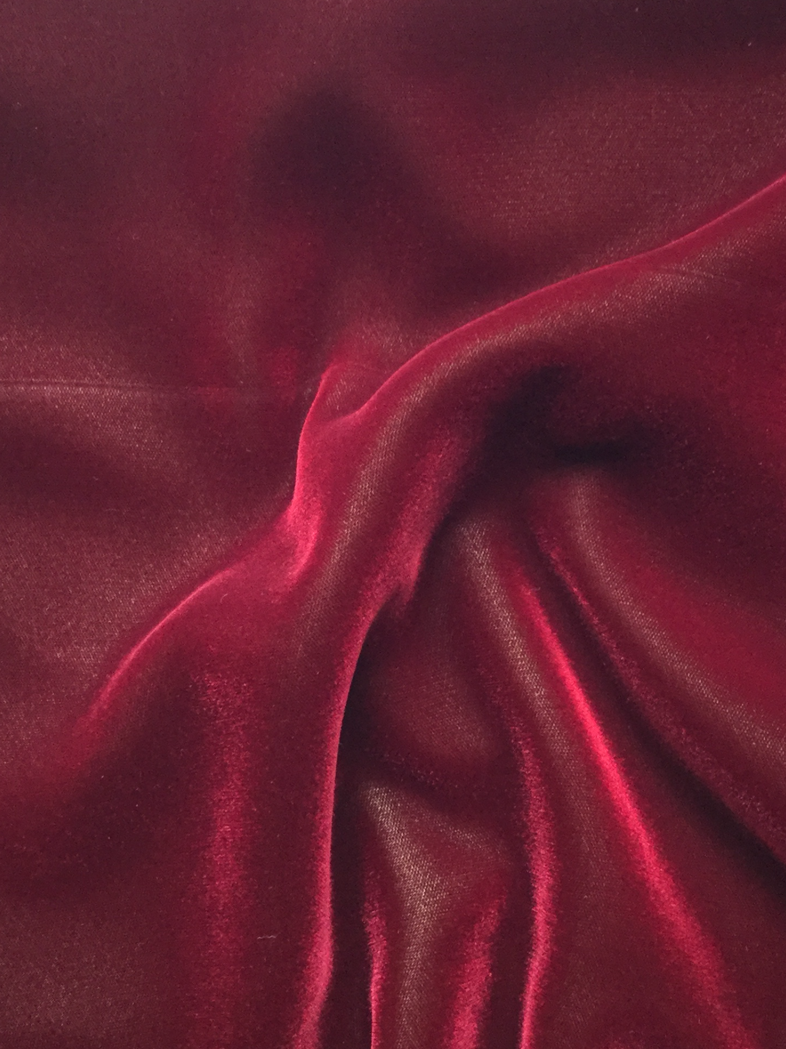 Rayon Velvet in Red/Green (63% Acetate/37% Cupro Rayon)