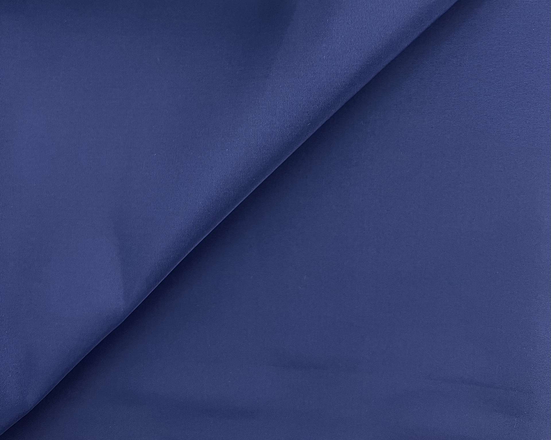 Silk Gros de Londres with a Bounce Finish