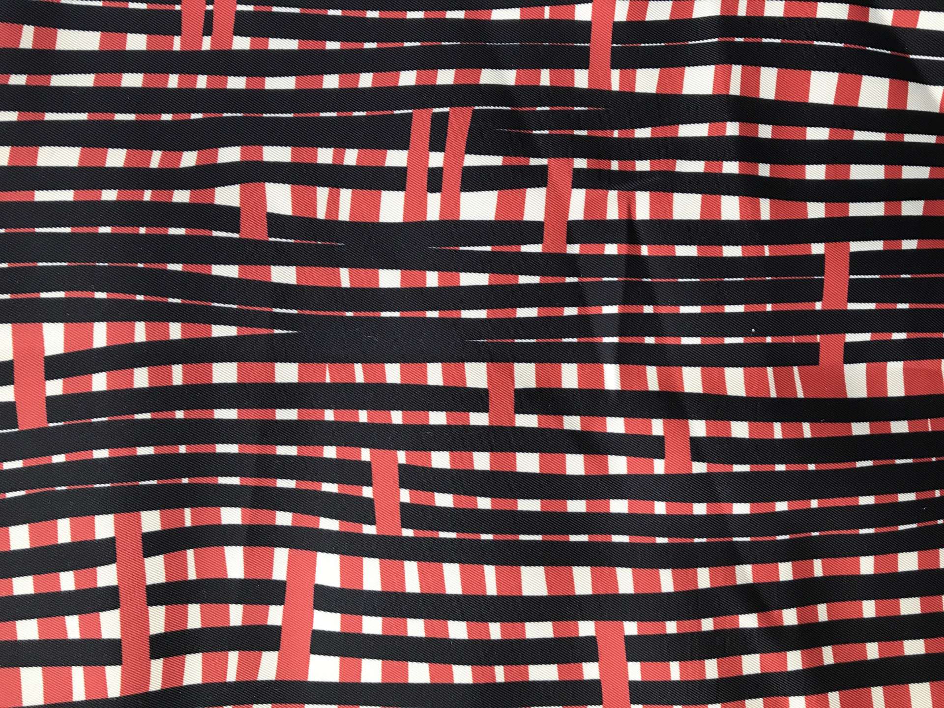 printed polyester mikado with weave-like pattern