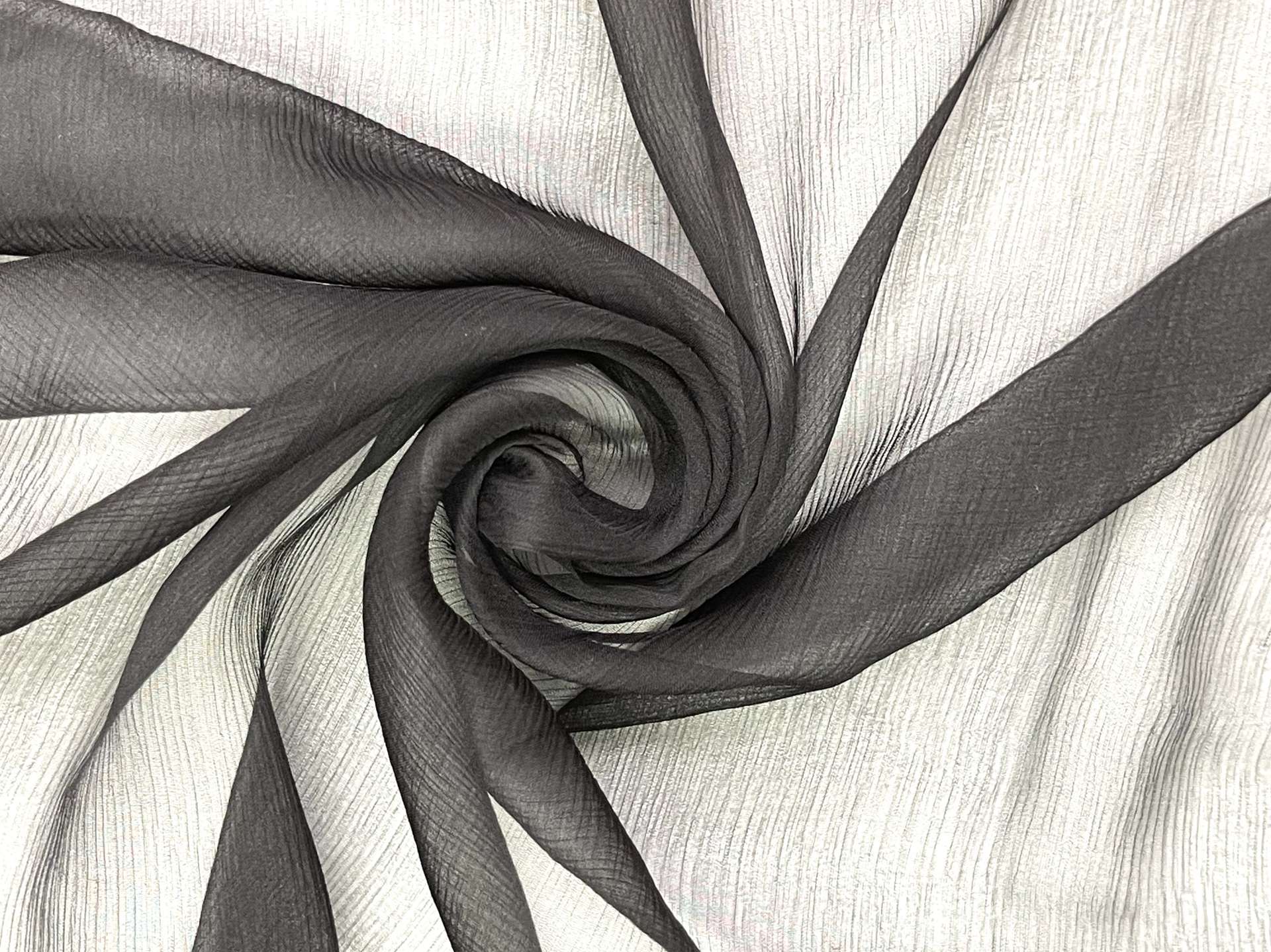 Crinkle Silk chiffon in Black