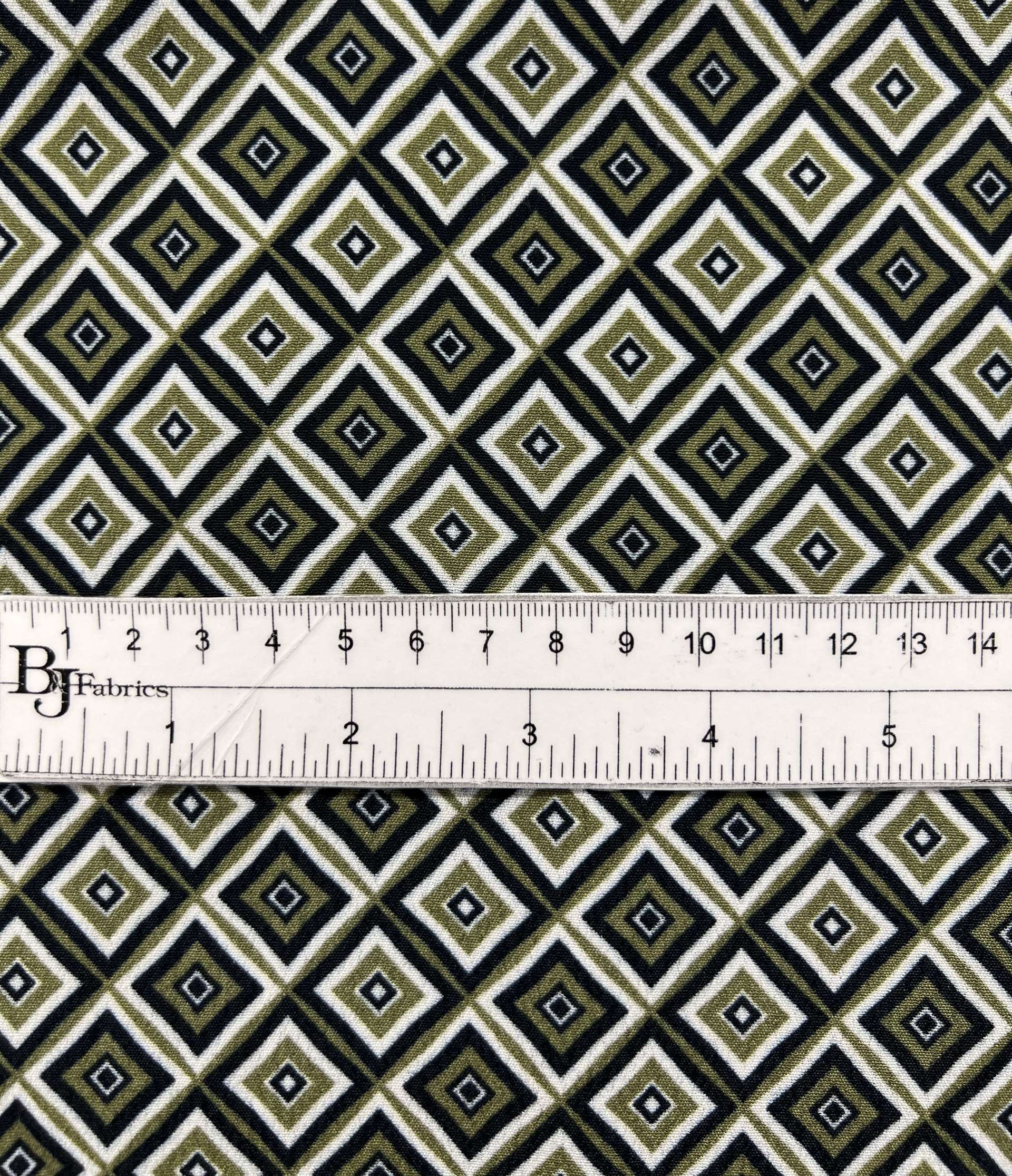 Printed 100% Viscose Tissue Crepé in Green/Black/White