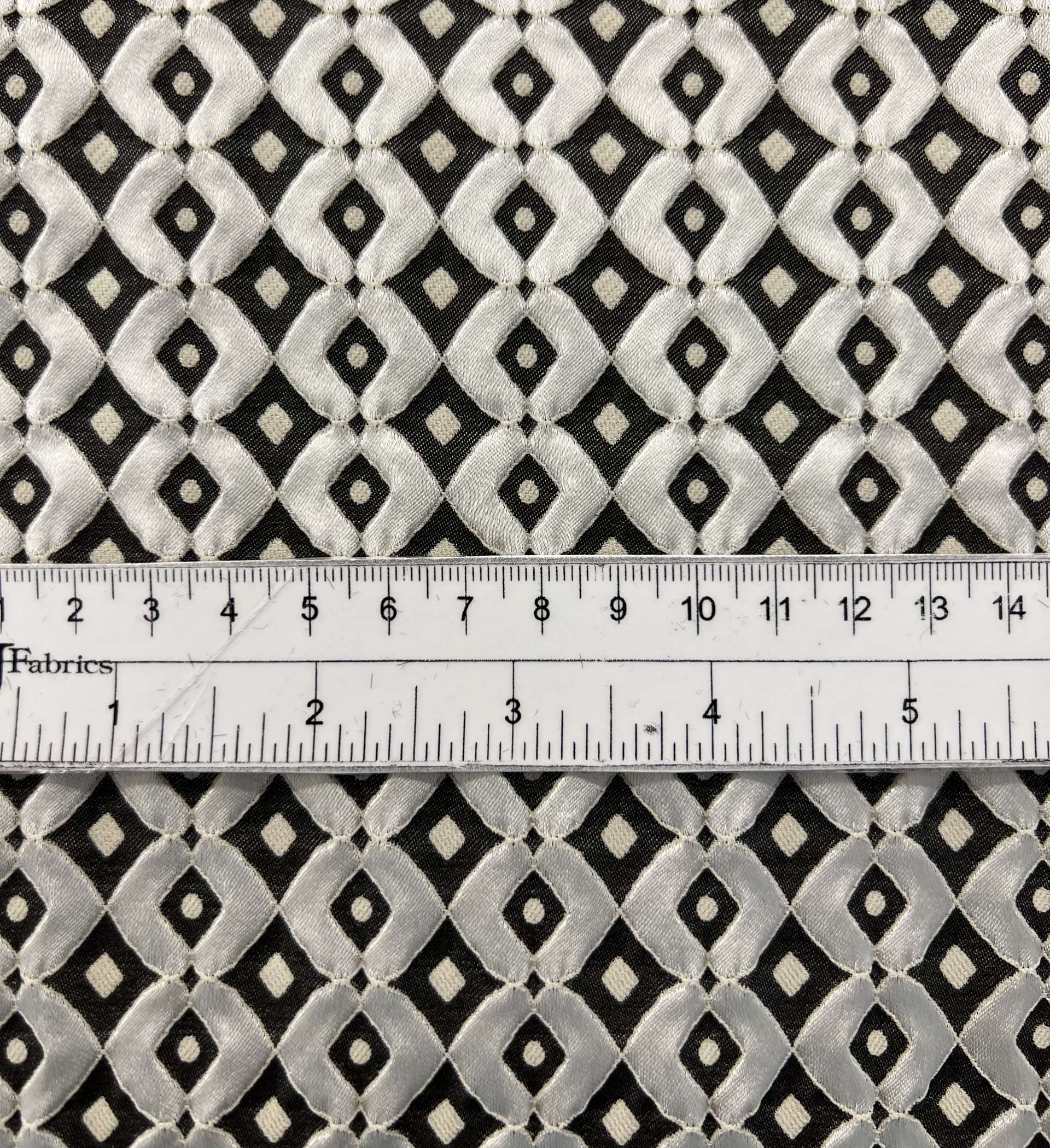 Wrap Stretch Geometric Brocade