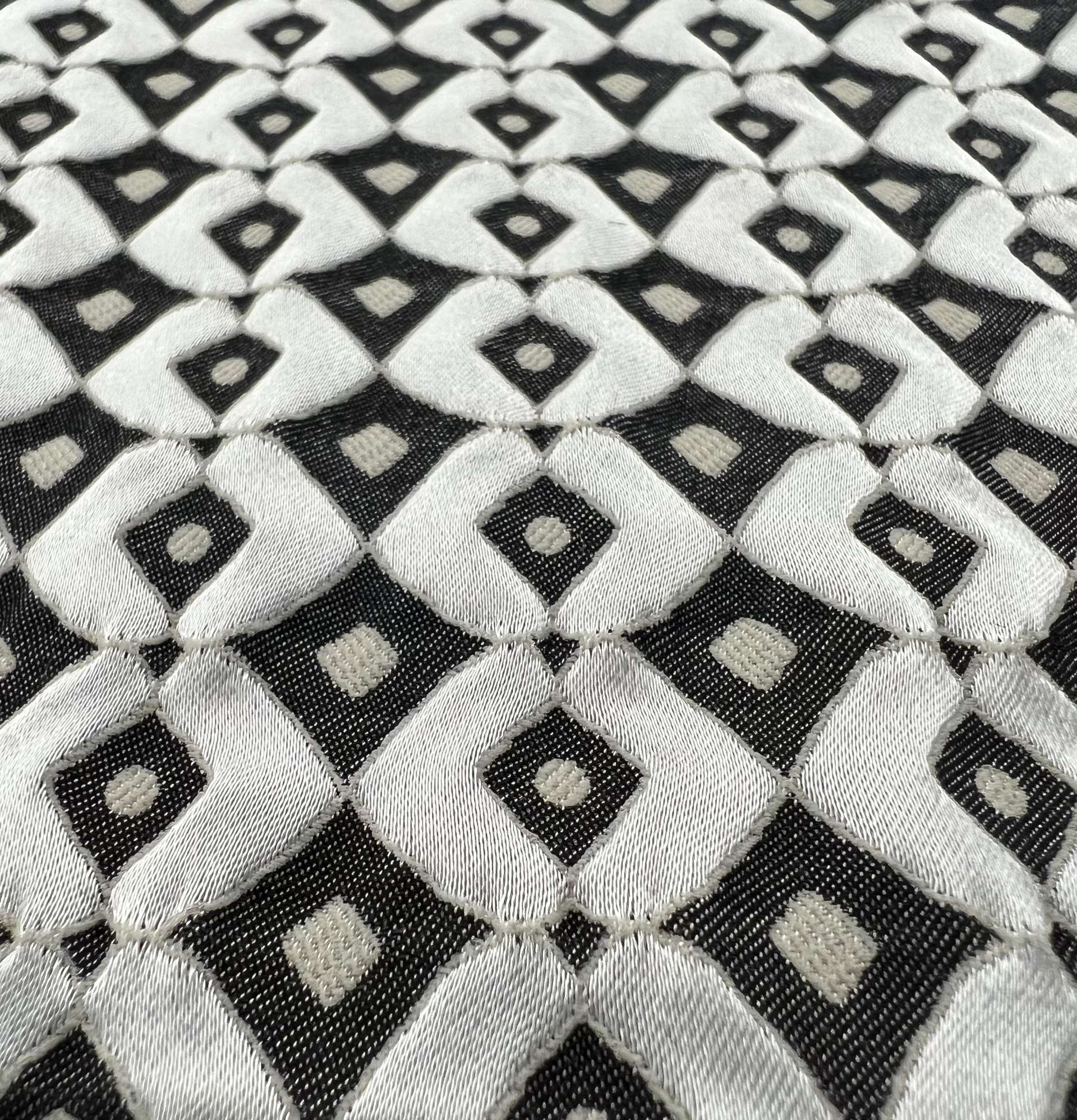 Wrap Stretch Geometric Brocade