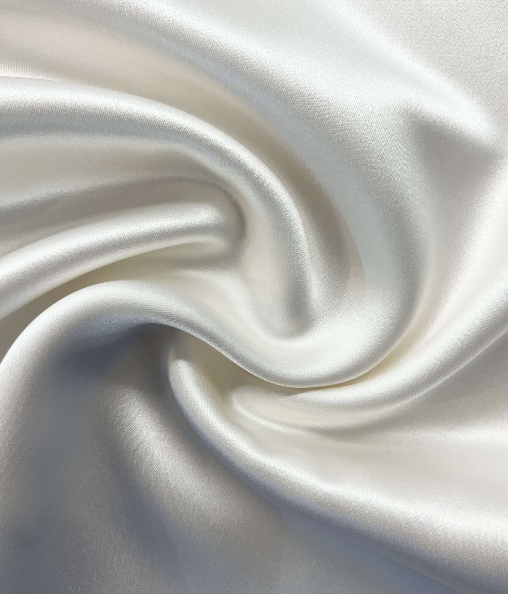 SILK Crepe Black Satin in White