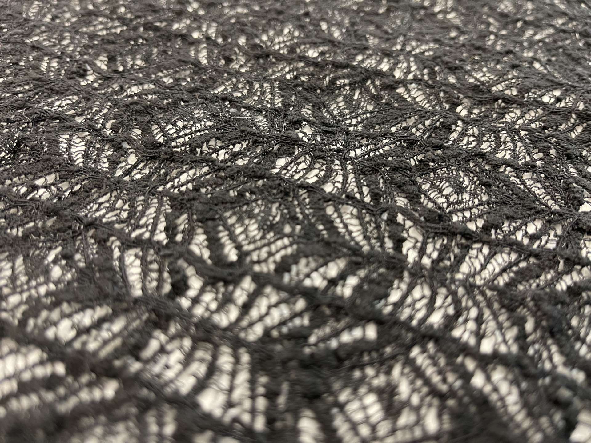 Stretch Lace in Black