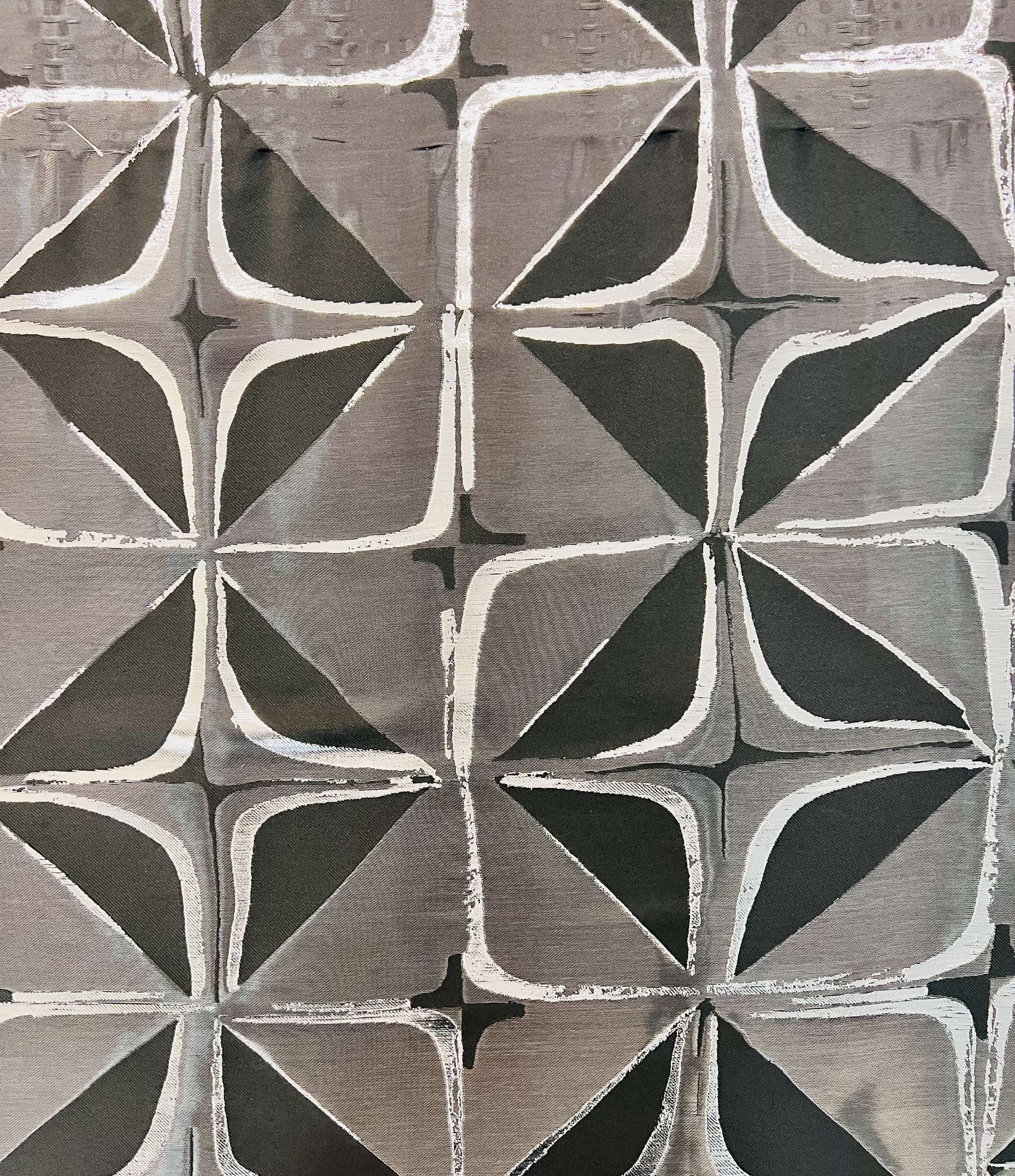 Geometric Lamé Liquid Fil Coupe Brocade in Silver Black