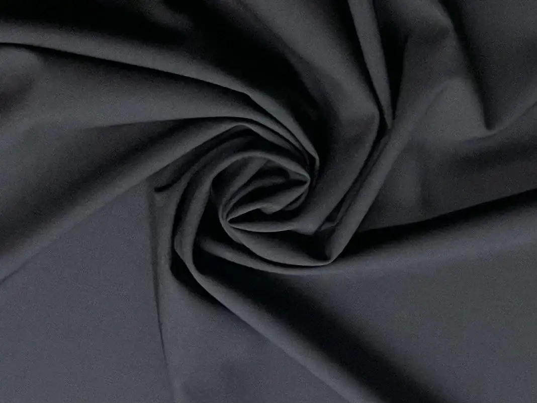 Made in Italy 98% Virgin Wool 2% Lycra Suiting in Black